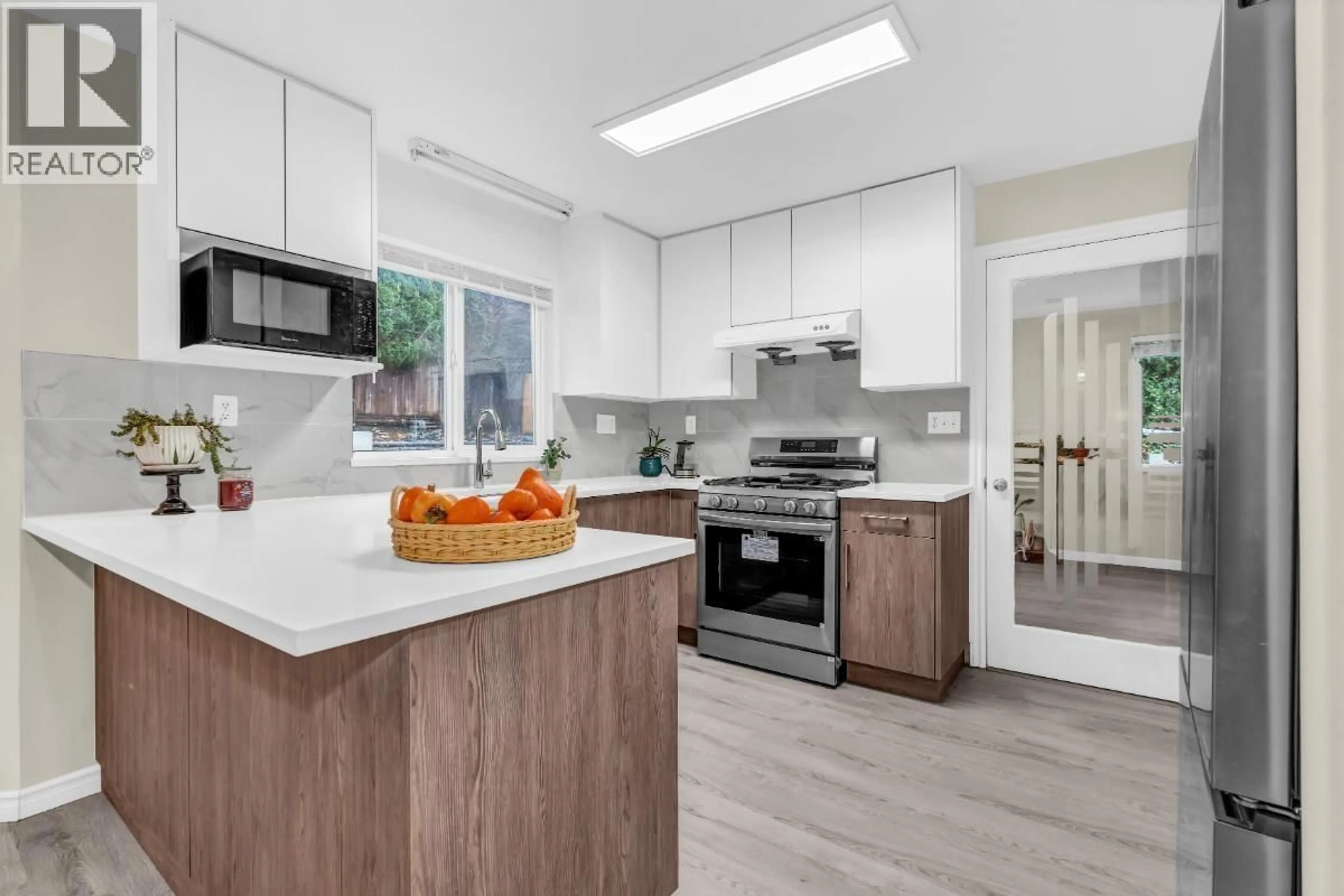 Open concept kitchen, unknown for 1400 MEADOWVIEW COURT, Coquitlam British Columbia V3E2R9