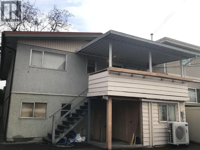 5771 SHERBROOKE STREET, Vancouver 3