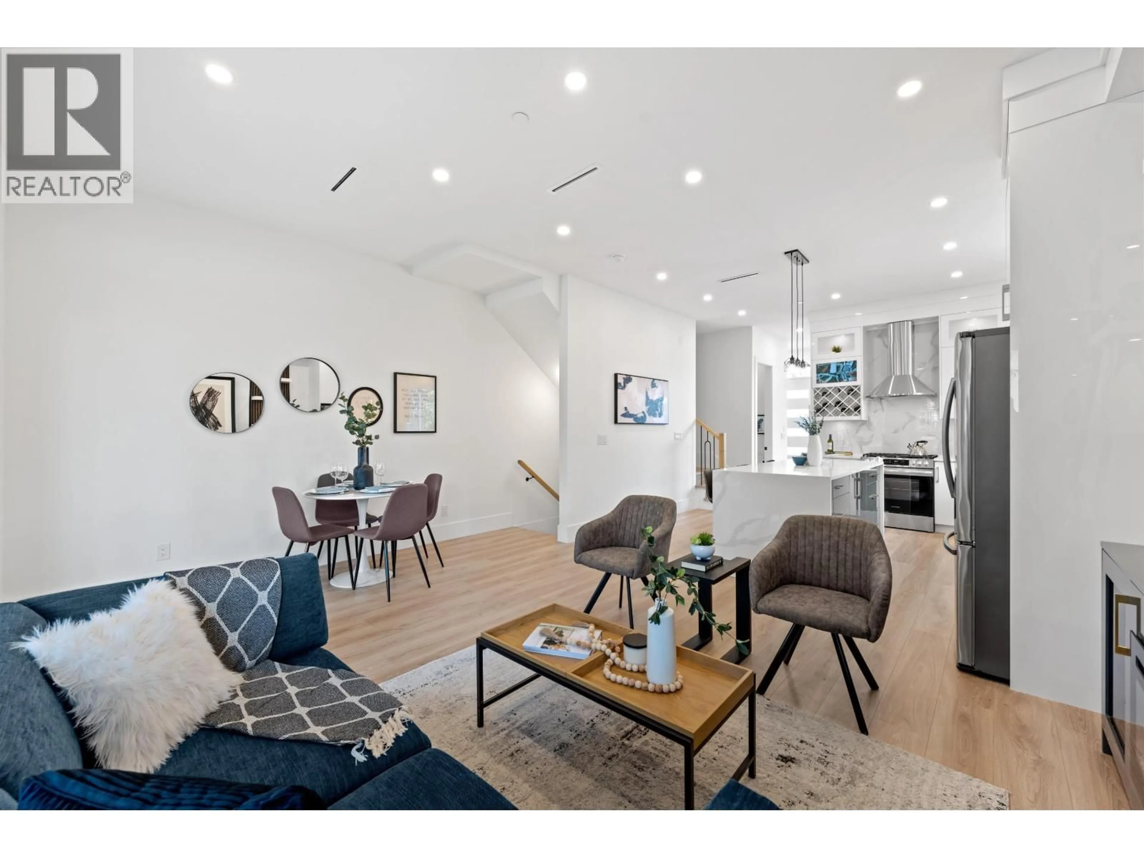 Unknown for 1 - 122 EIGHTH AVENUE, New Westminster British Columbia V3L1X8