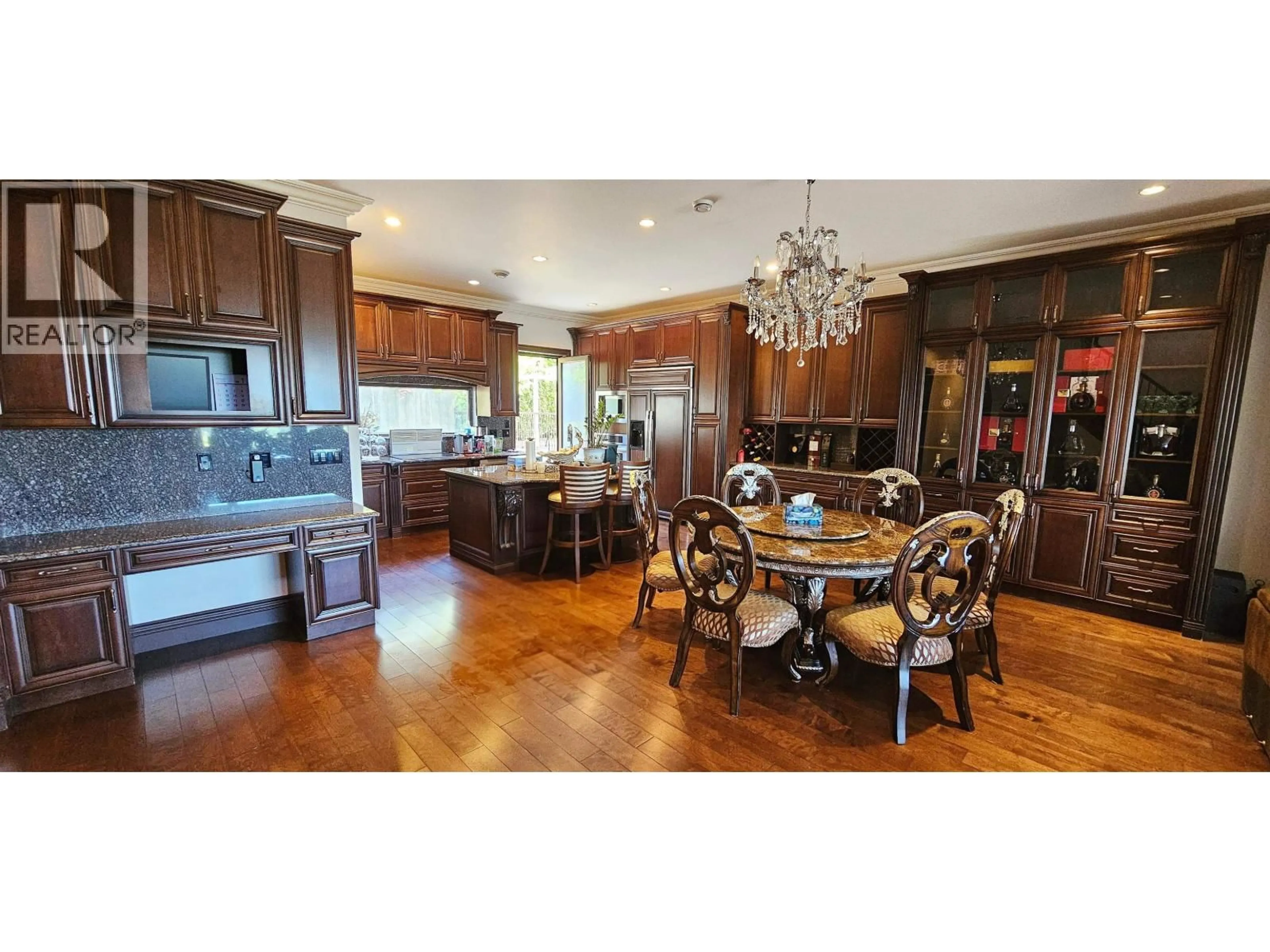 Open concept kitchen, unknown for 7282 RIDGE DRIVE, Burnaby British Columbia V5A1B5