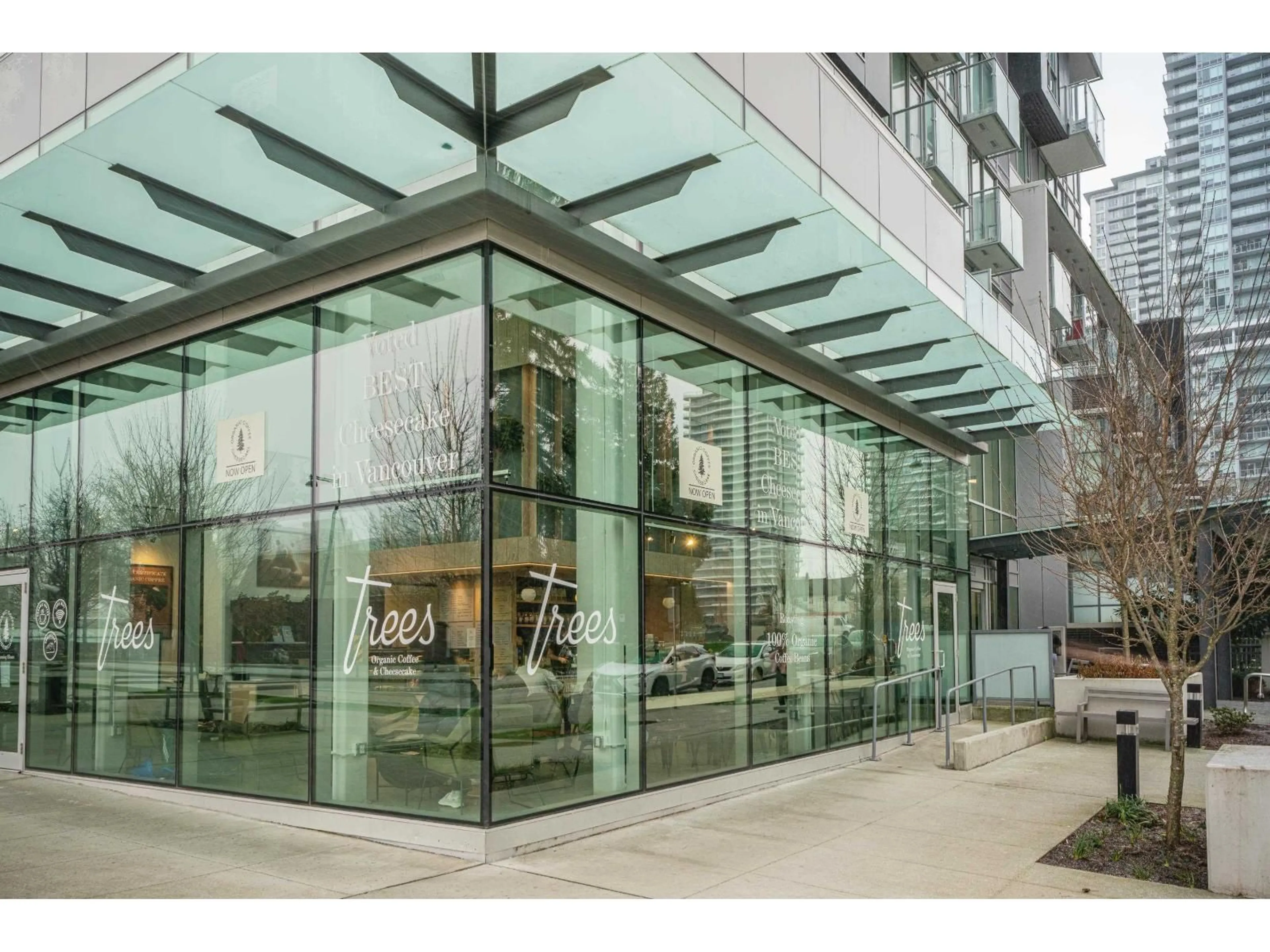 Indoor foyer for 1401 - 13438 CENTRAL AVENUE, Surrey British Columbia V3T0N5