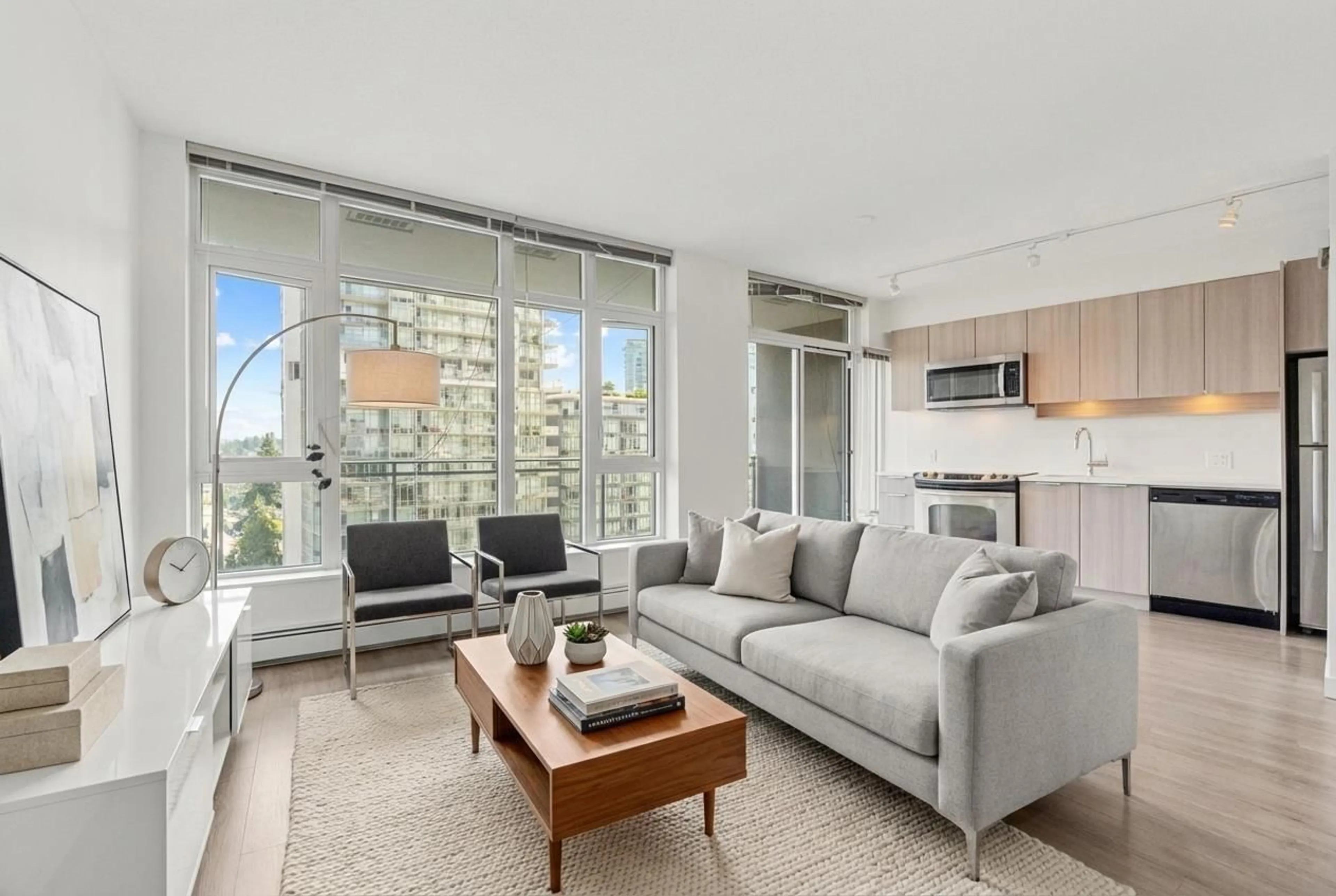 Living room with furniture, unknown for 1010 - 13308 CENTRAL AVENUE, Surrey British Columbia V3T0M4