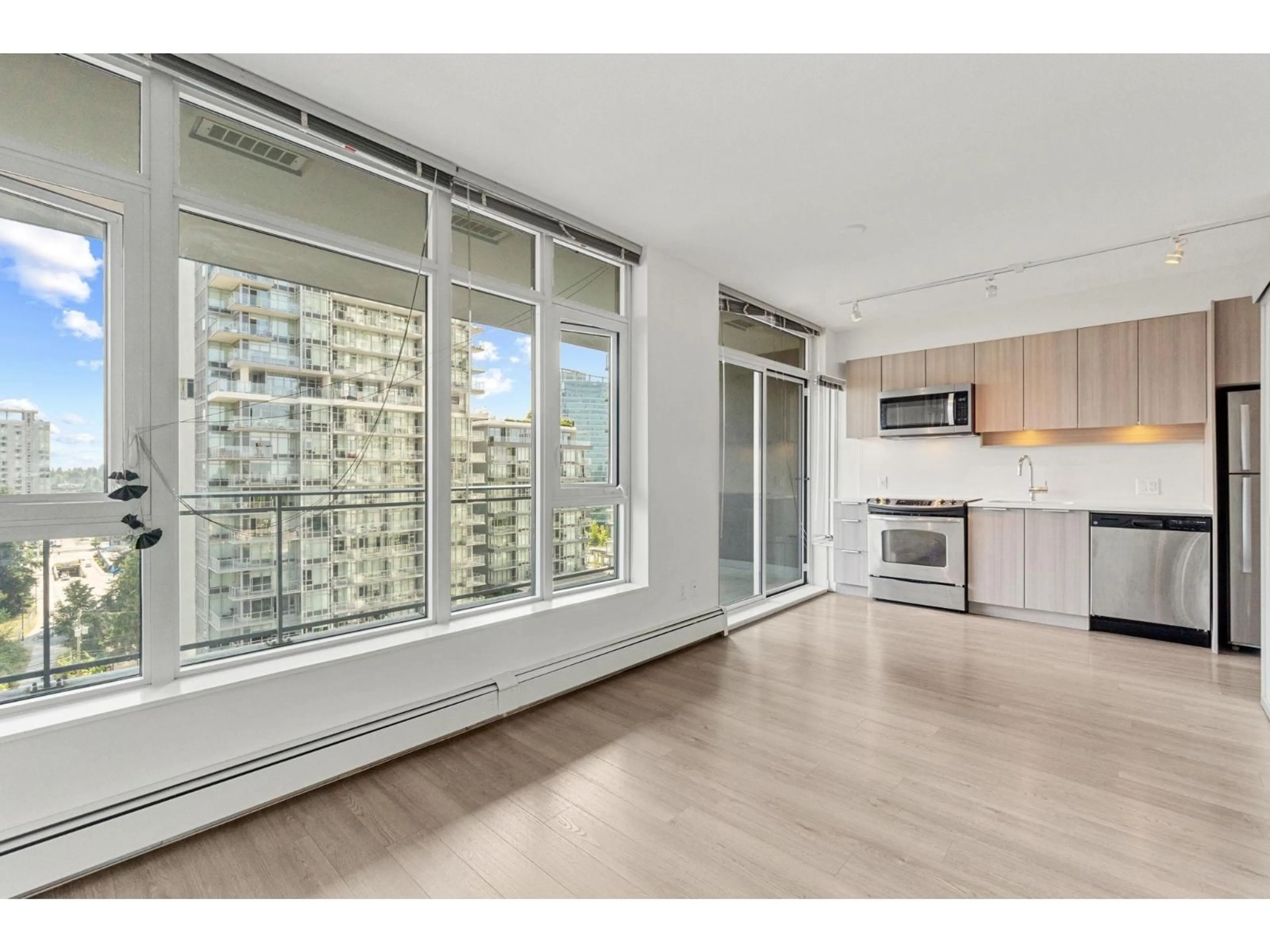 Unknown for 1010 - 13308 CENTRAL AVENUE, Surrey British Columbia V3T0M4