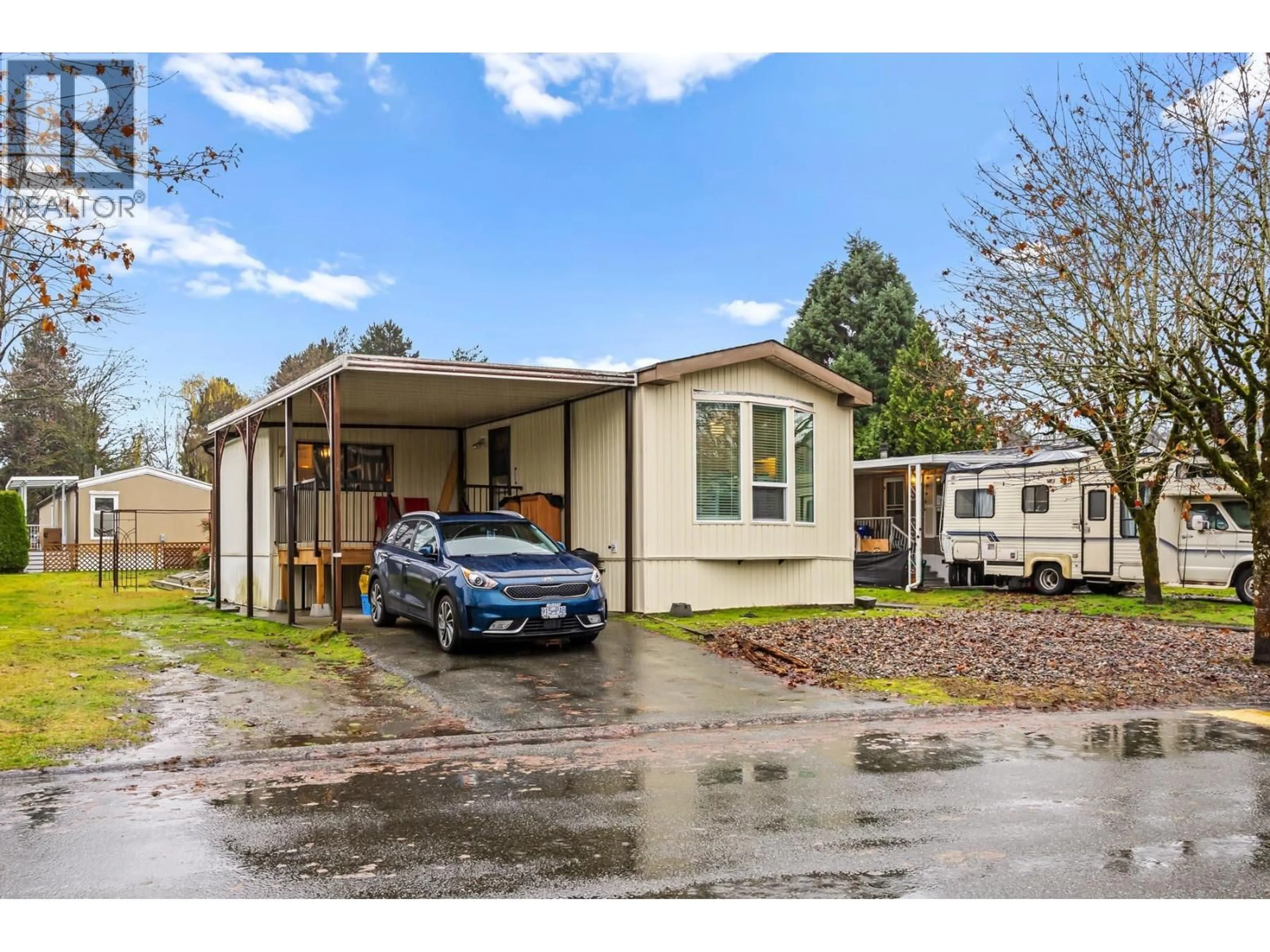 A pic from outside/outdoor area/front of a property/back of a property/a pic from drone, street for 79 - 145 KING EDWARD STREET, Coquitlam British Columbia V3K6M7