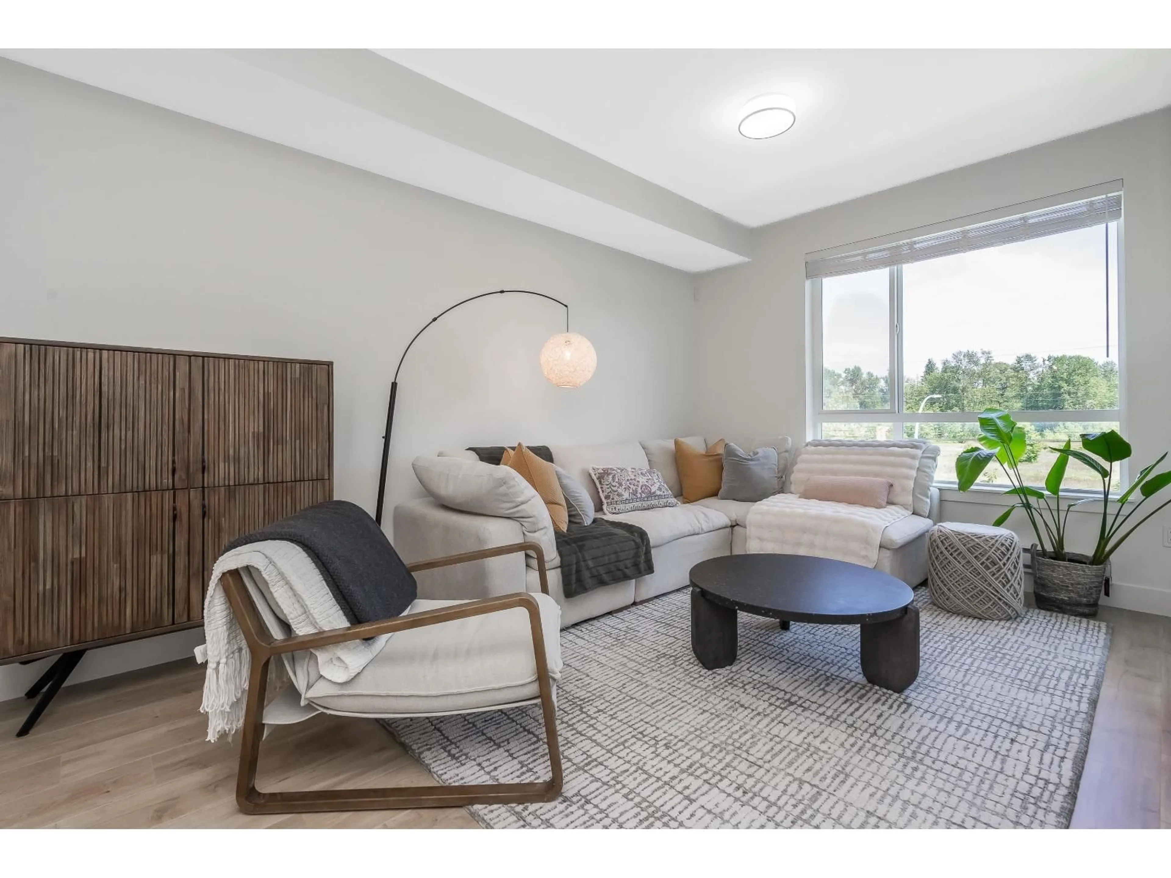 Living room with furniture, unknown for 316 - 19935 75A AVENUE, Langley British Columbia V2Y4L5