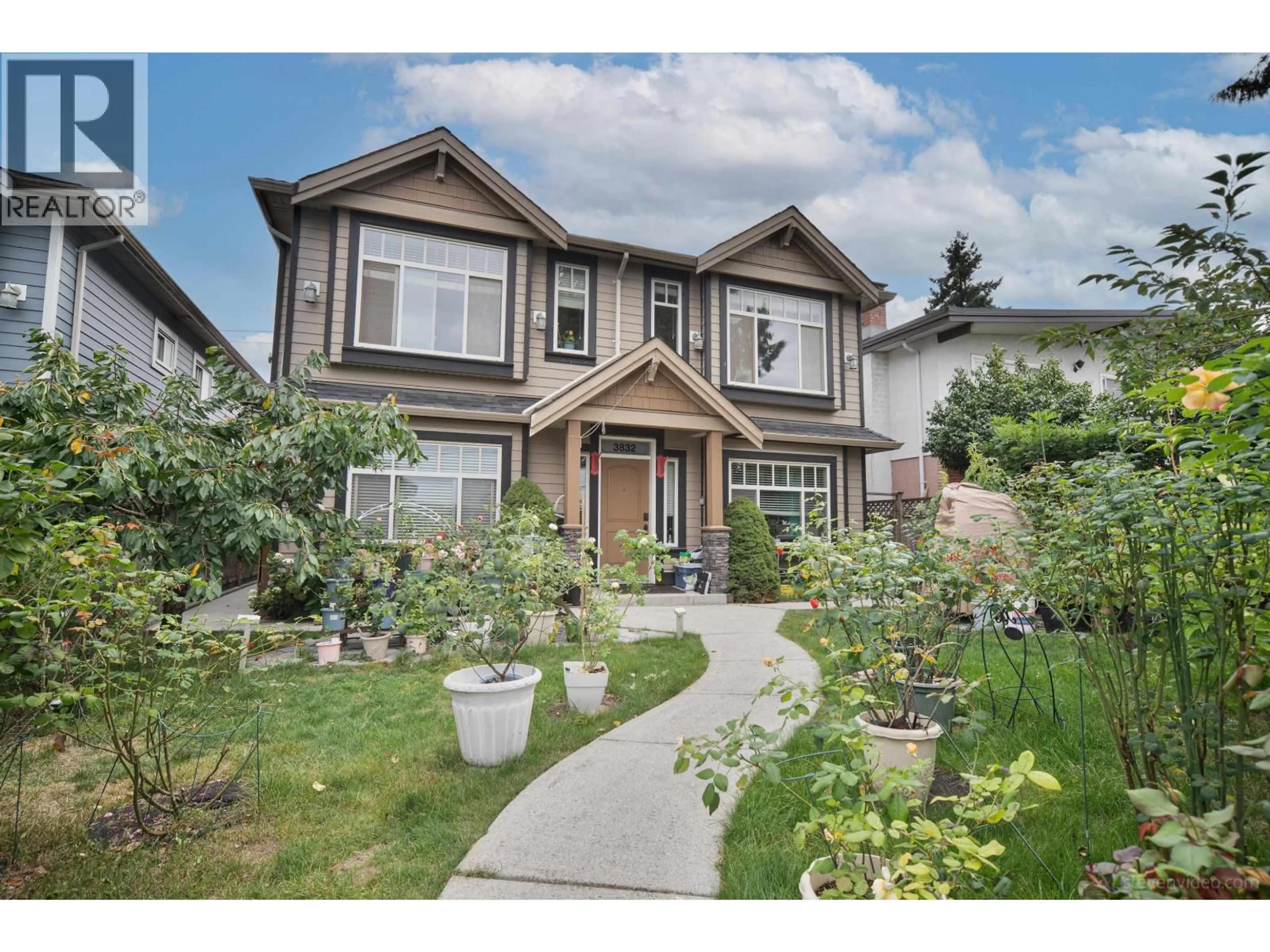 Home with vinyl exterior material, street for 3832 SLOCAN STREET, Vancouver British Columbia V5R1Y5