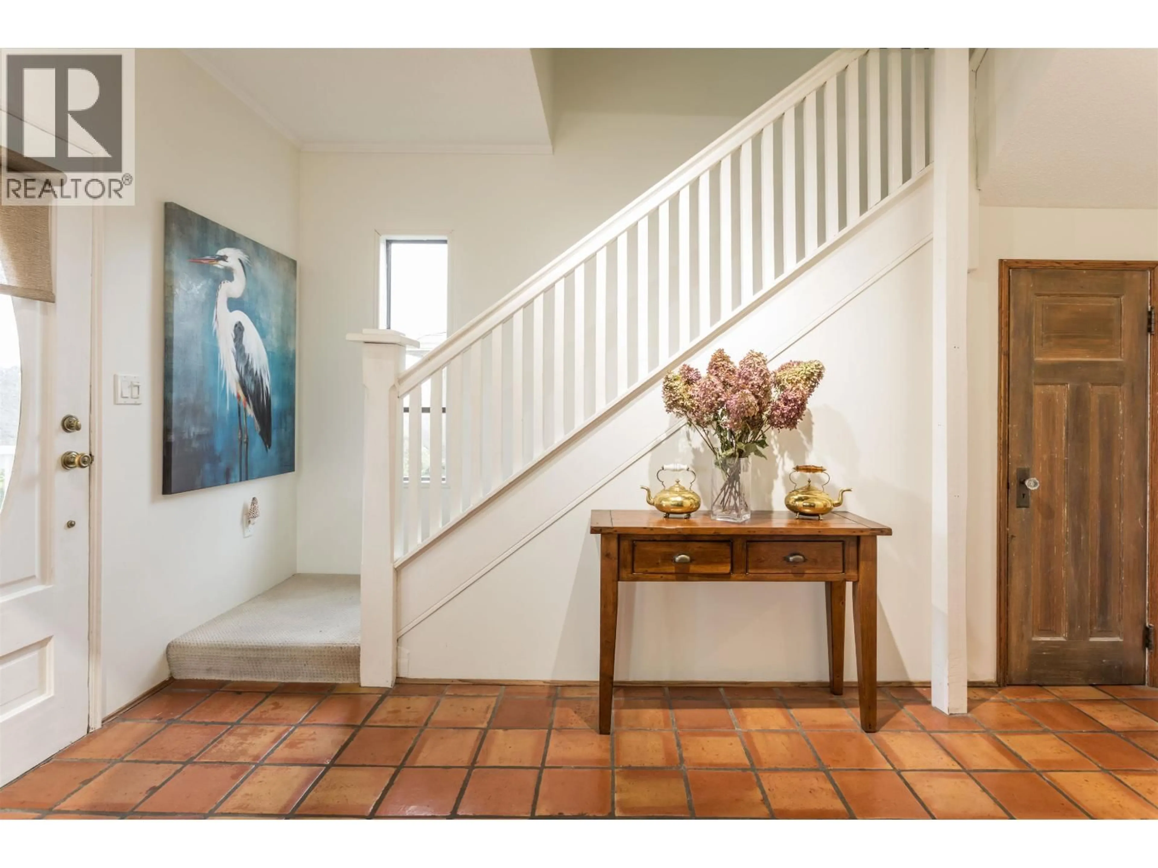 Indoor entryway for 4116 ETON STREET, Burnaby British Columbia V5C1J9