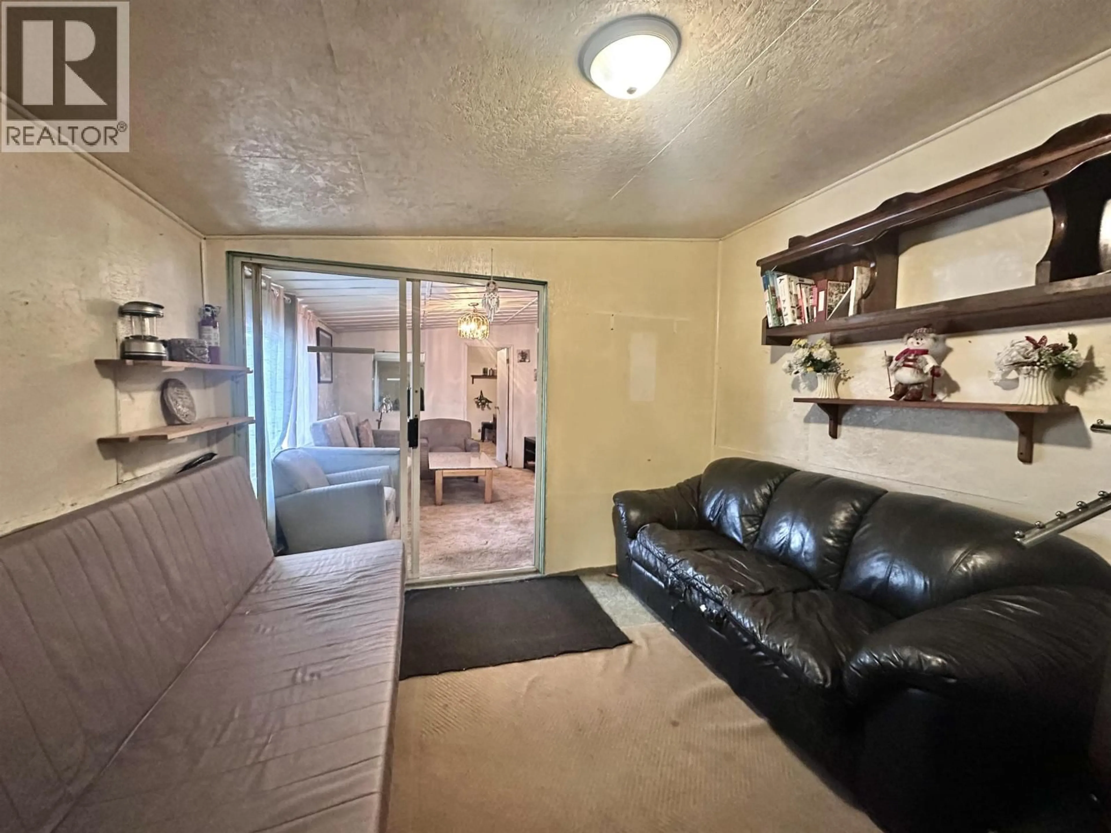 A pic of a room for 1085 3RD AVENUE, Valemount British Columbia V0E2Z0