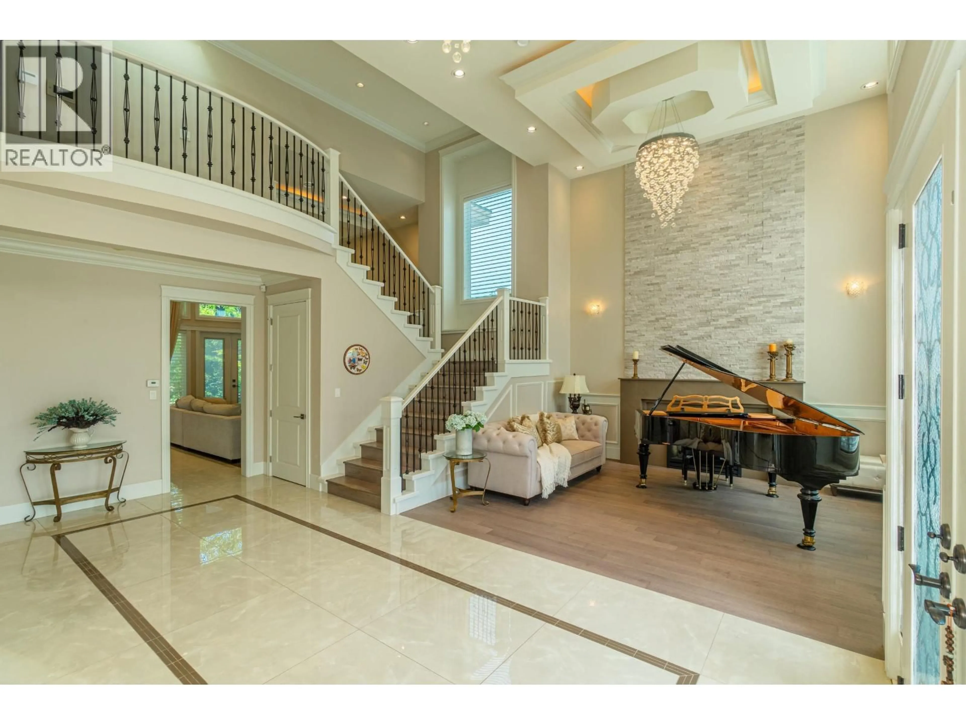 Indoor foyer for 9191 OAKMOND ROAD, Richmond British Columbia V7E1L7