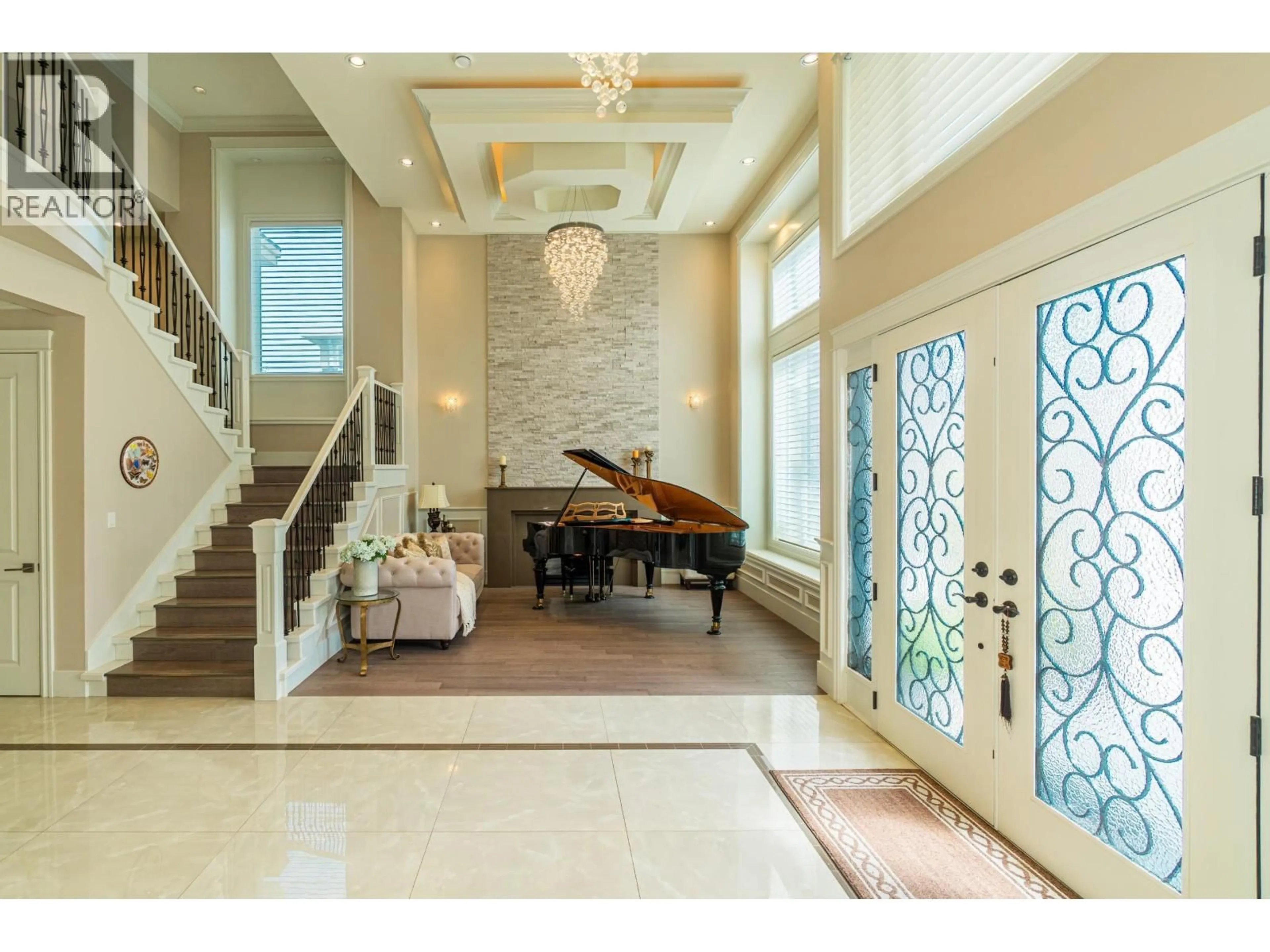 Indoor foyer for 9191 OAKMOND ROAD, Richmond British Columbia V7E1L7