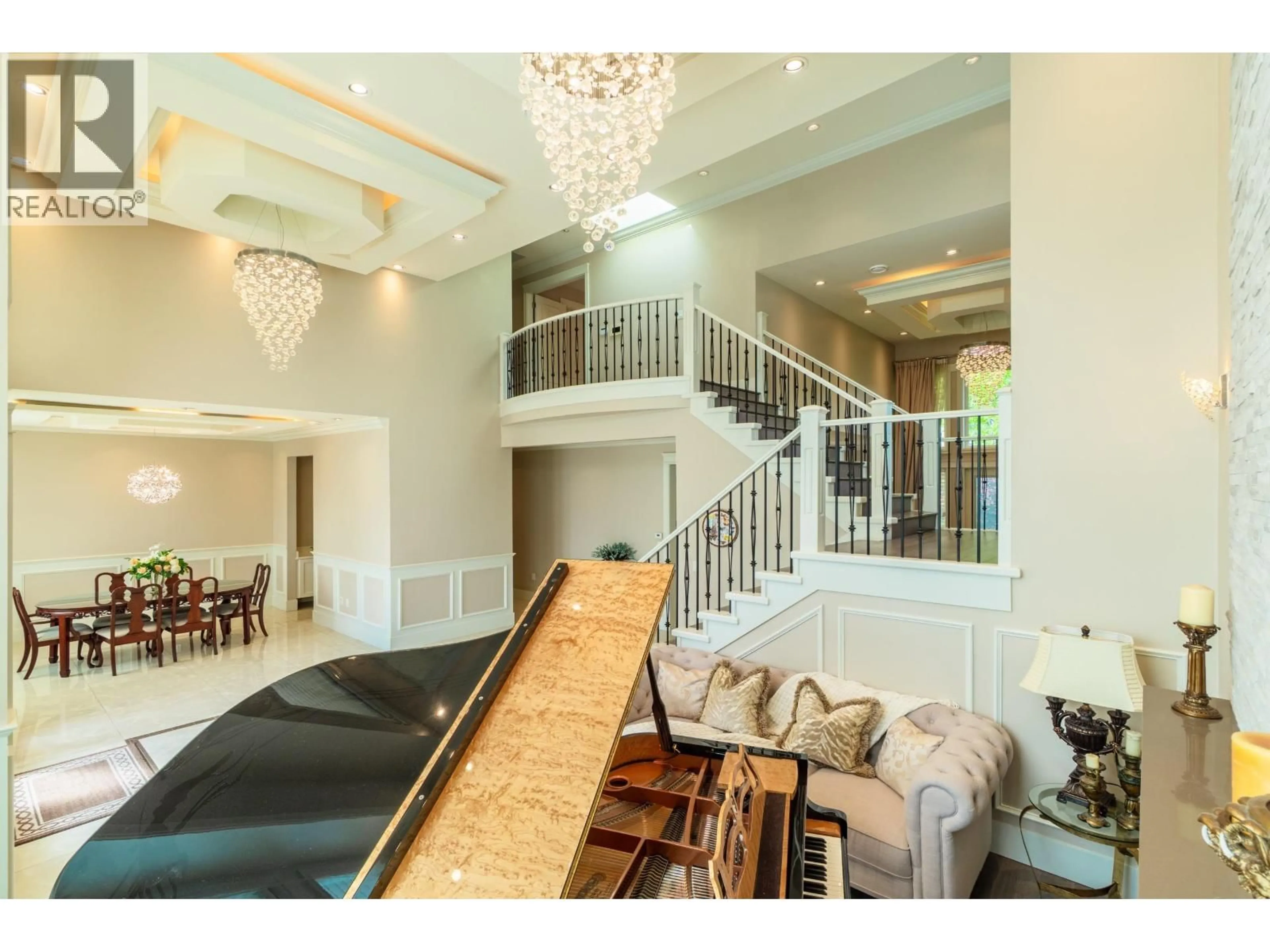 Indoor foyer for 9191 OAKMOND ROAD, Richmond British Columbia V7E1L7