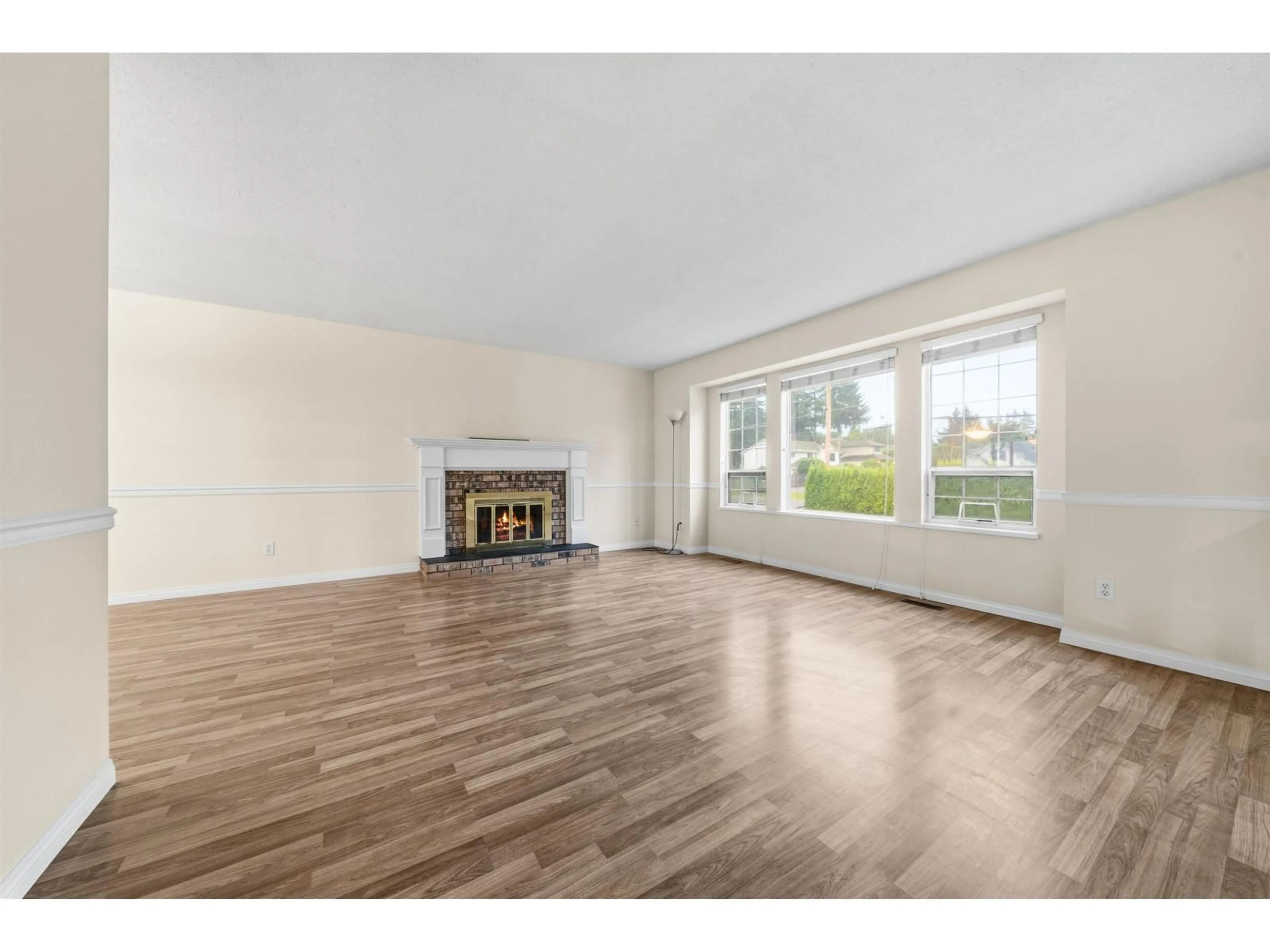 A pic of a room for 33459 DEWDNEY TRUNK ROAD, Mission British Columbia V2V6Y3