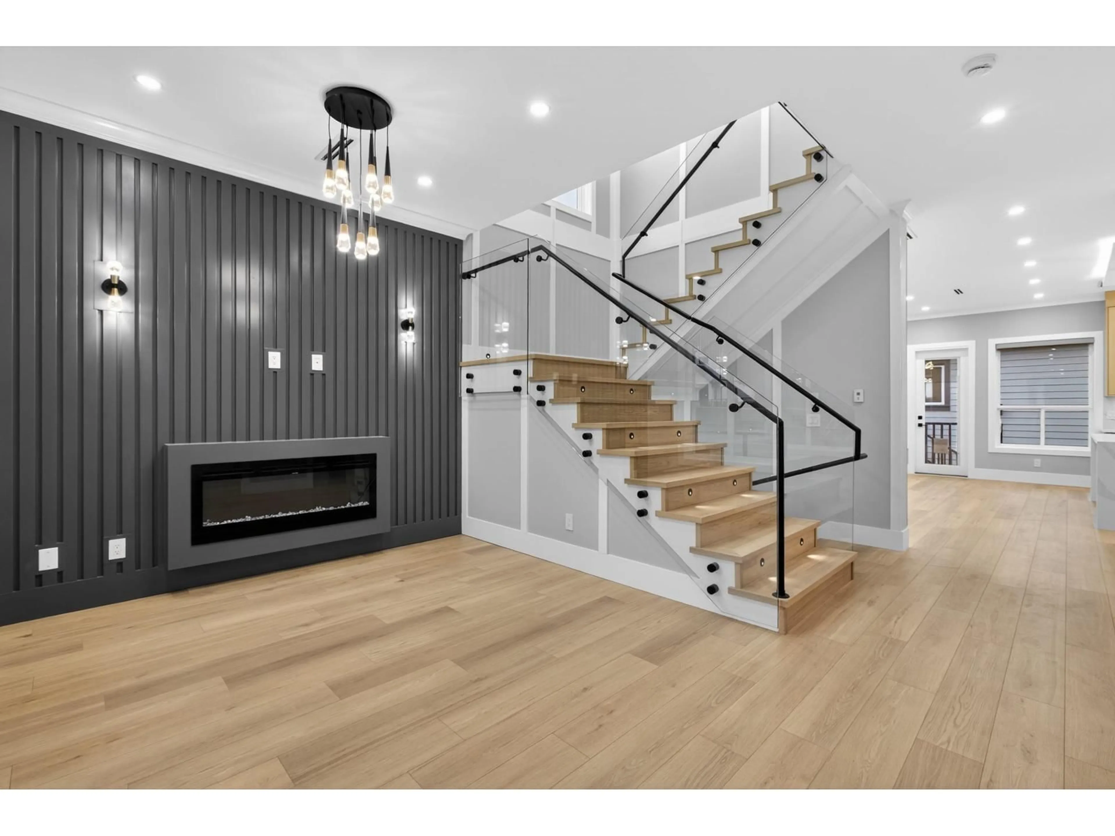 Stairs for 16730 20 AVENUE, Surrey British Columbia V3Z9M9