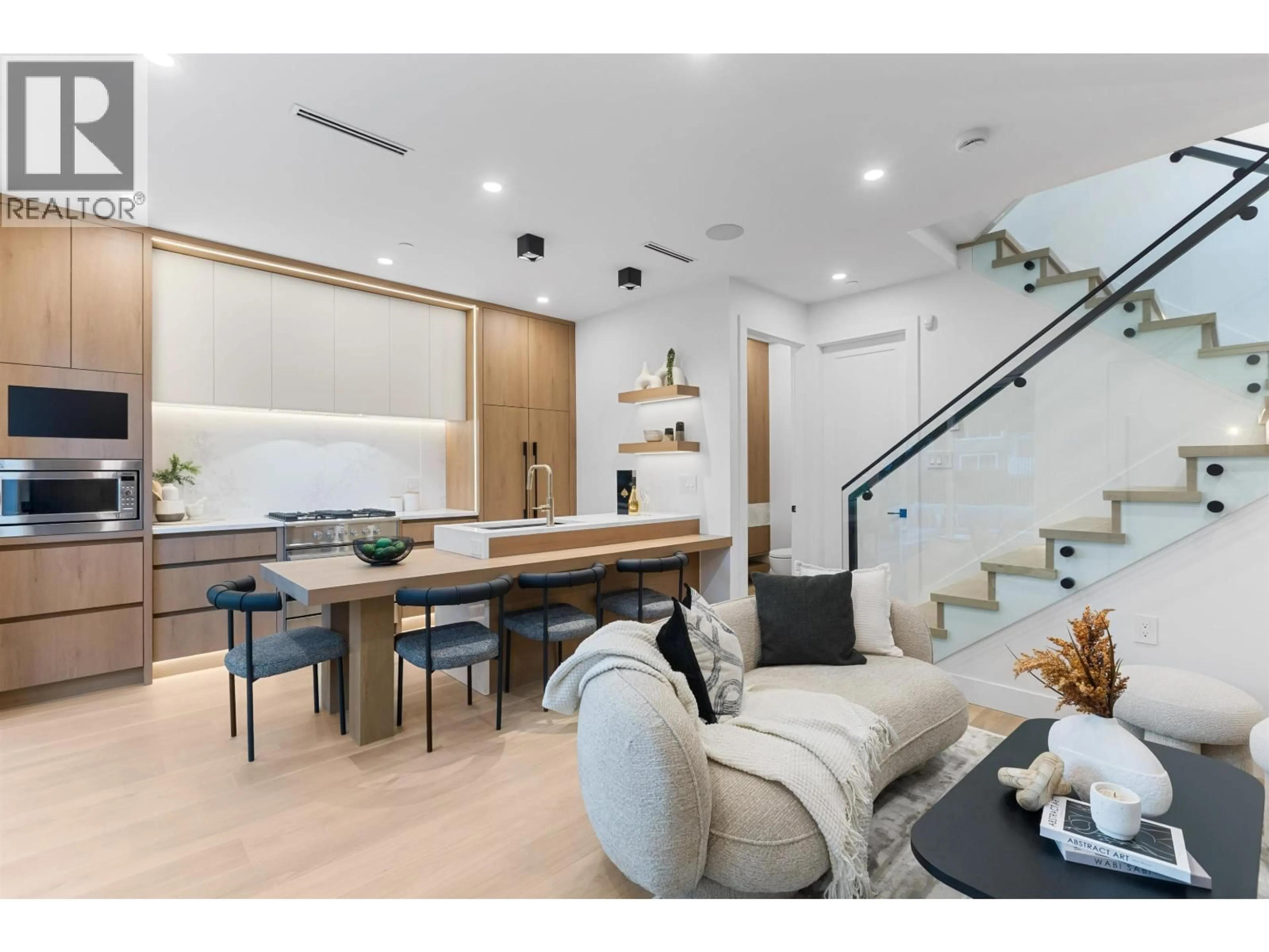 Unknown for 1 - 2435 NAPIER STREET, Vancouver British Columbia V5K2W2