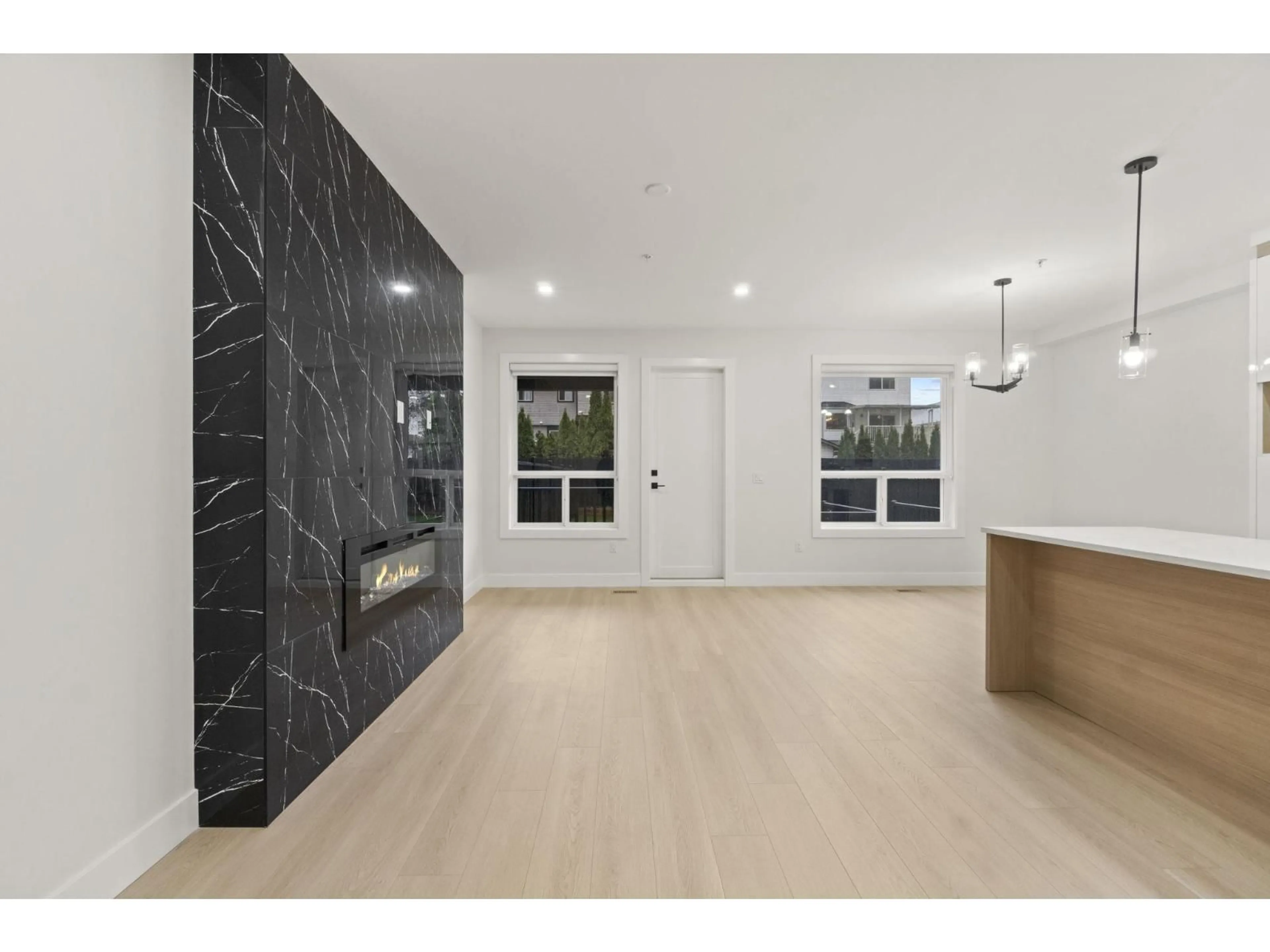 Indoor entryway for 32520 HIGGINBOTTOM COURT, Mission British Columbia V2V2T7