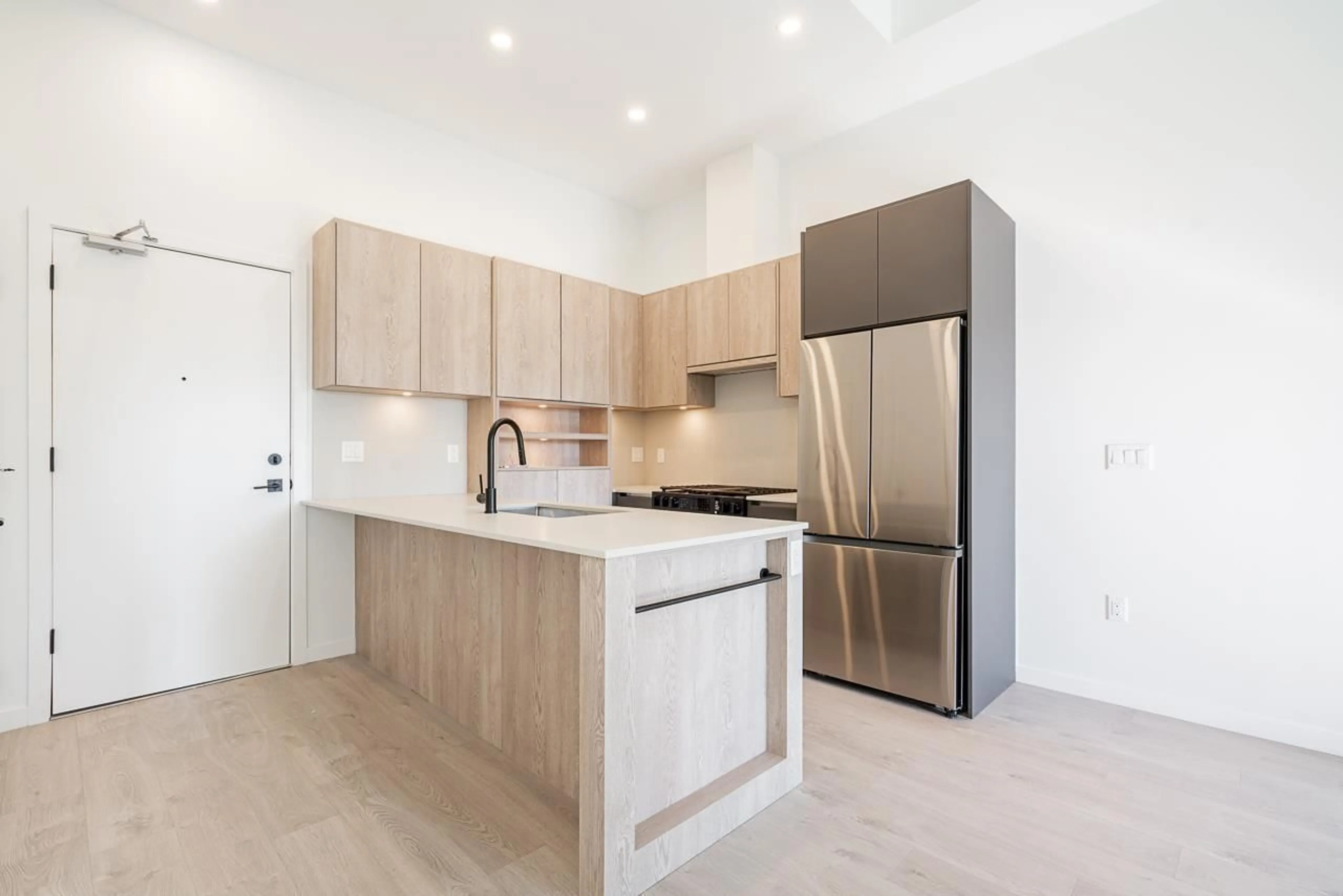 Open concept kitchen, unknown for 307 - 19577 65B AVENUE, Surrey British Columbia V4N6Y3