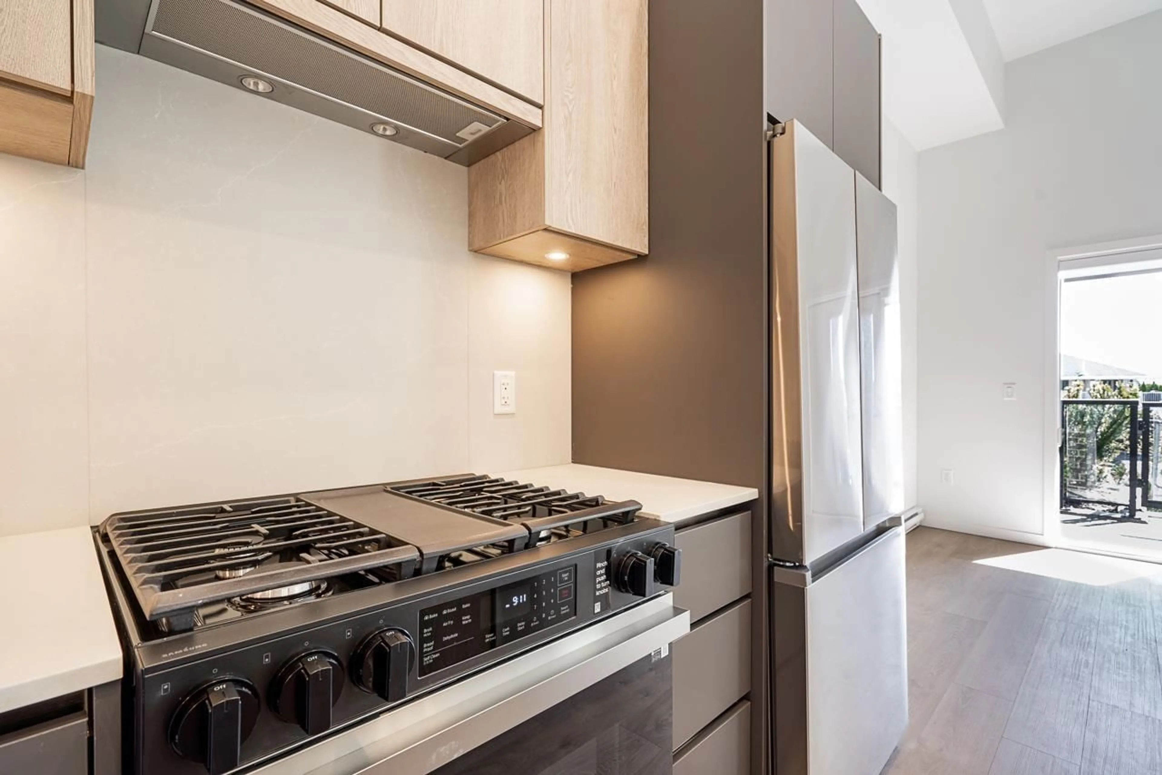 Standard kitchen, unknown for 307 - 19577 65B AVENUE, Surrey British Columbia V4N6Y3