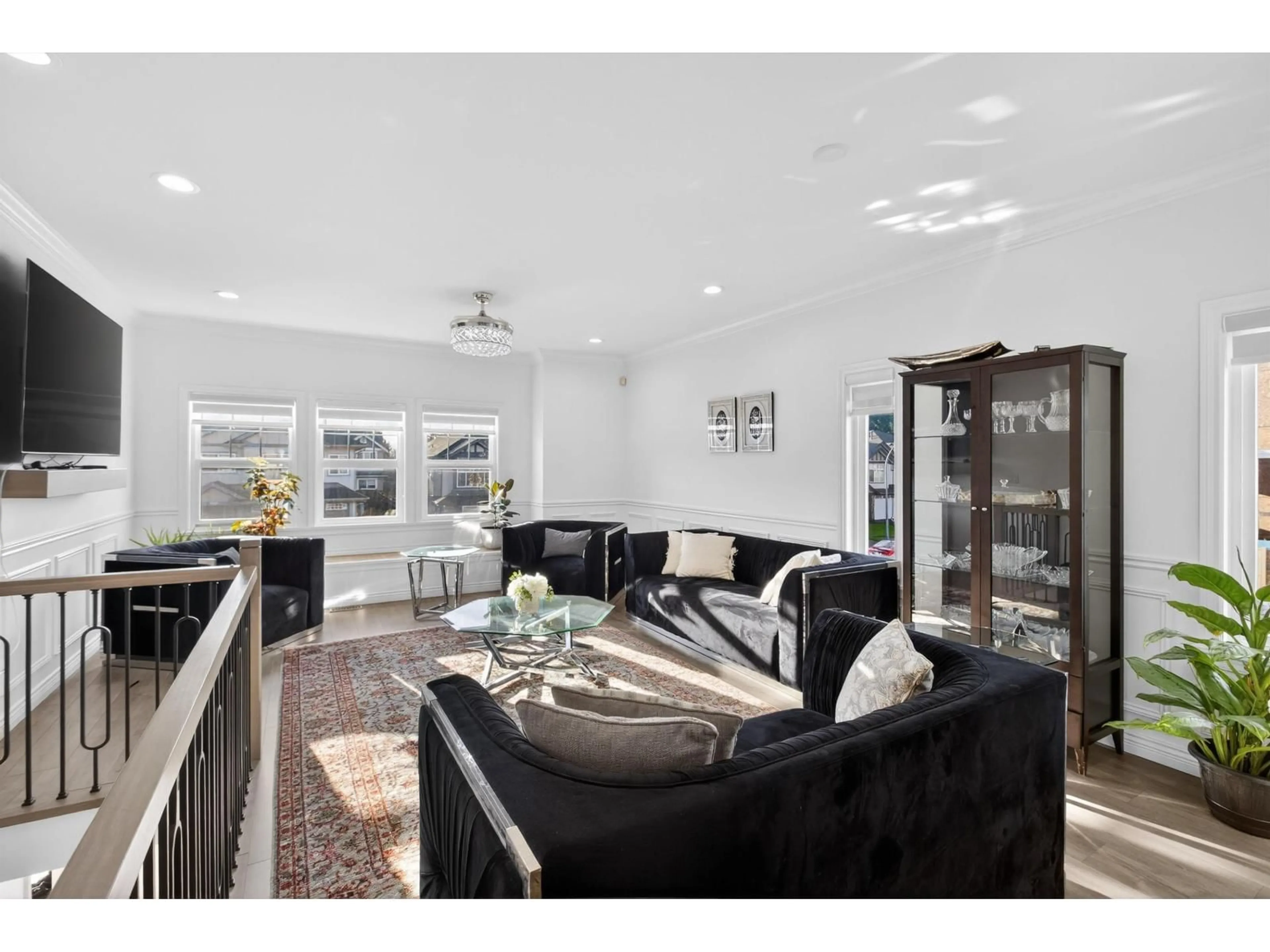 Living room with furniture, unknown for 32747 LIGHTBODY COURT, Mission British Columbia V4S0A7