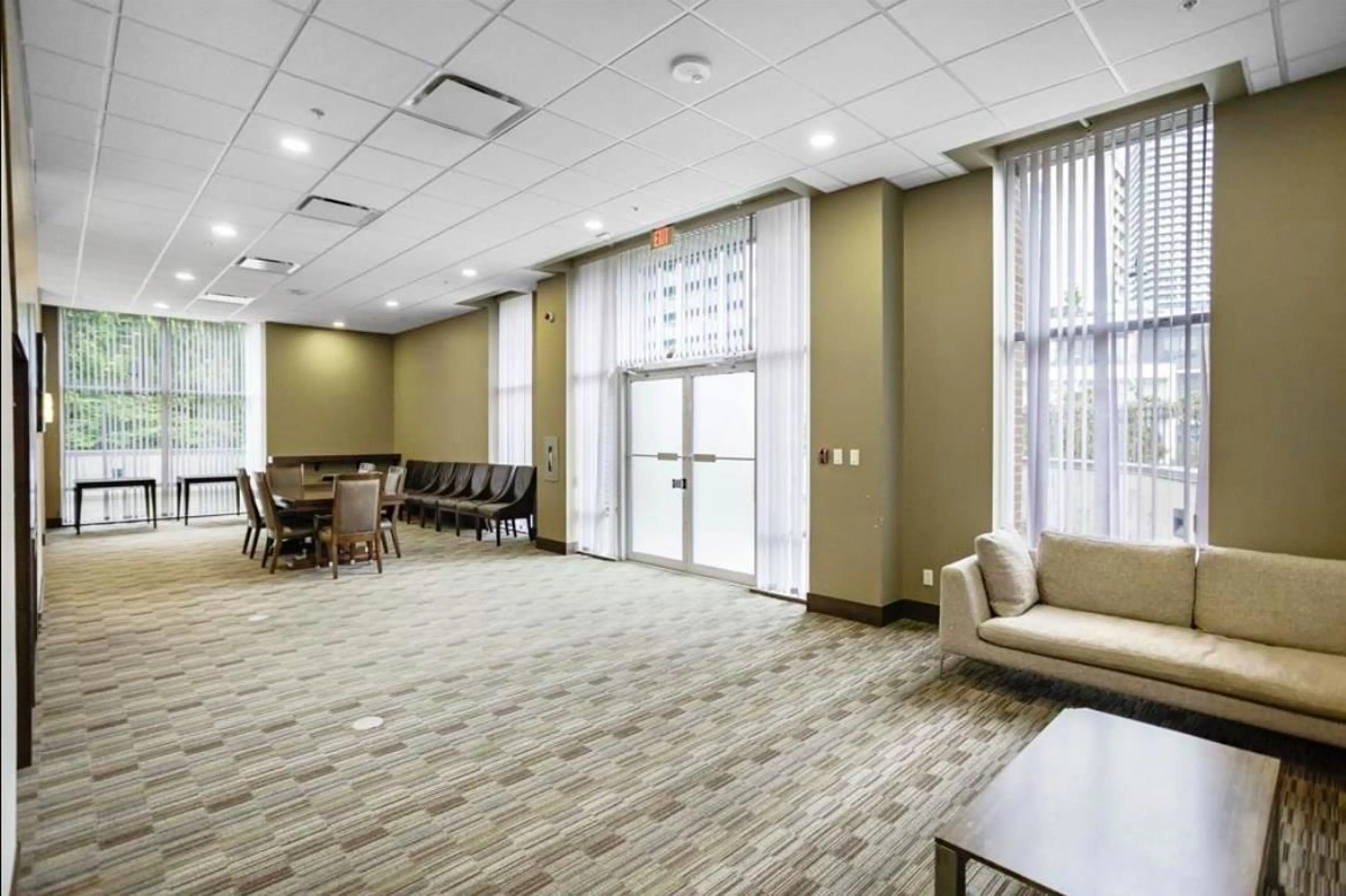 Indoor foyer for 801 - 13399 104 AVENUE, Surrey British Columbia V3T0C9