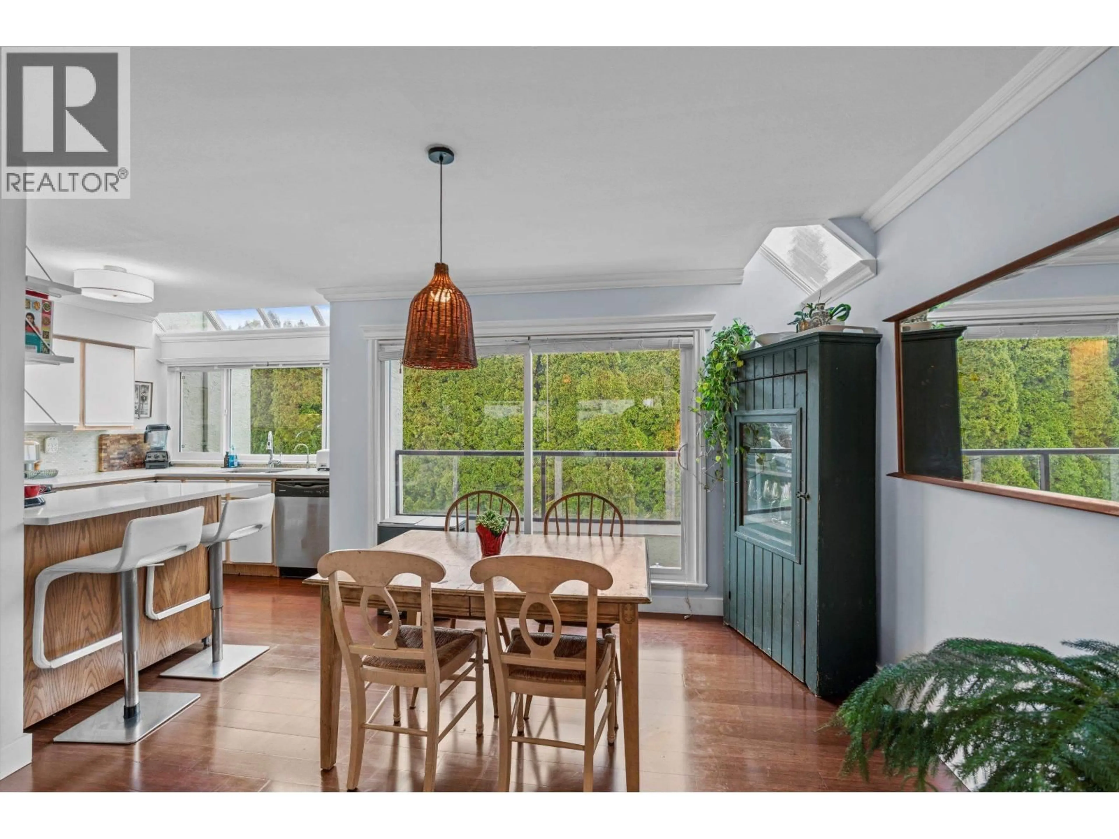 Dining room, wood/laminate floor for 2 - 410 MAHON AVENUE, North Vancouver British Columbia V7M2R5