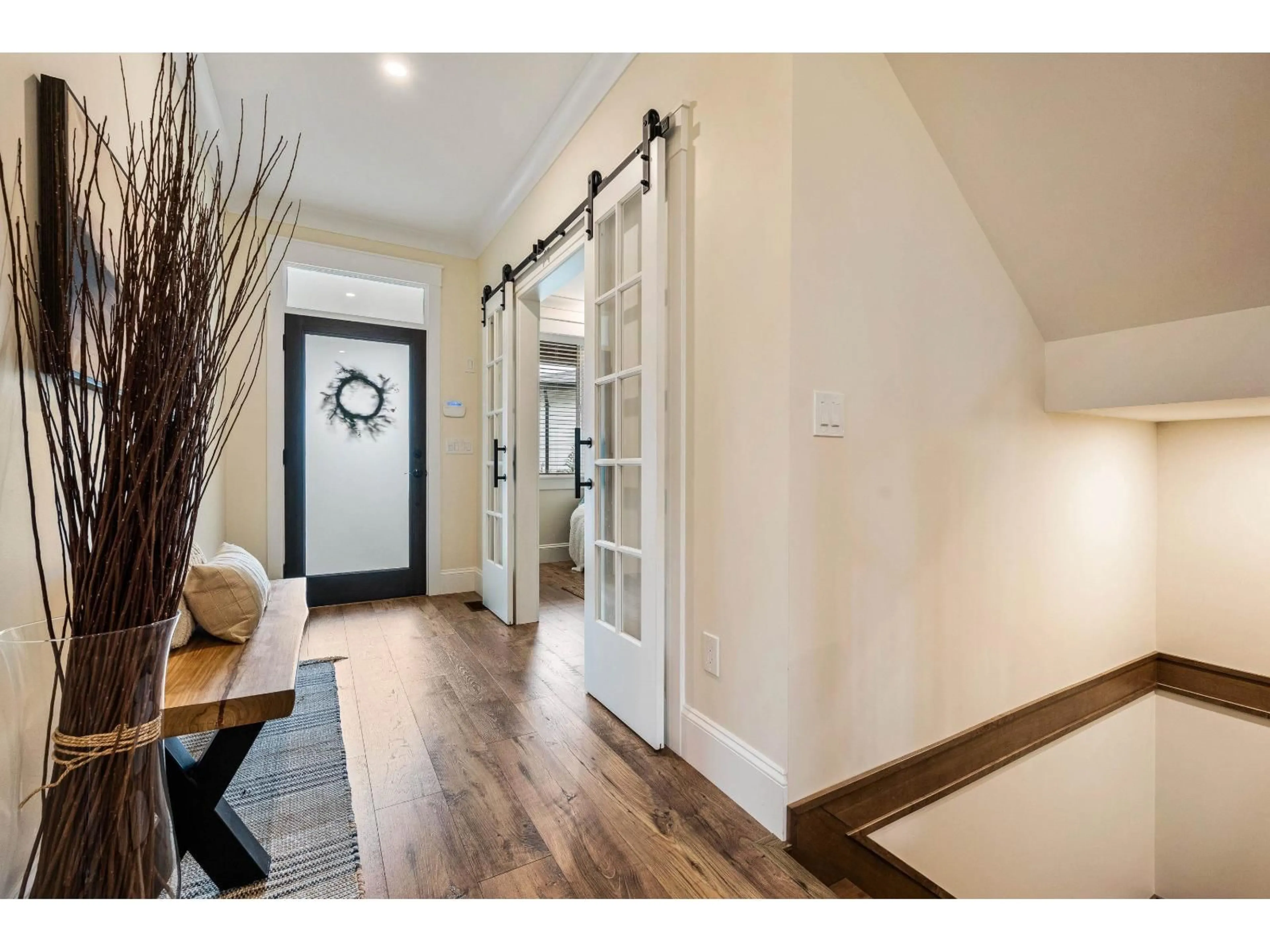 Indoor entryway for 6 - 46379 UPLANDS ROAD, Chilliwack British Columbia V2R4W1