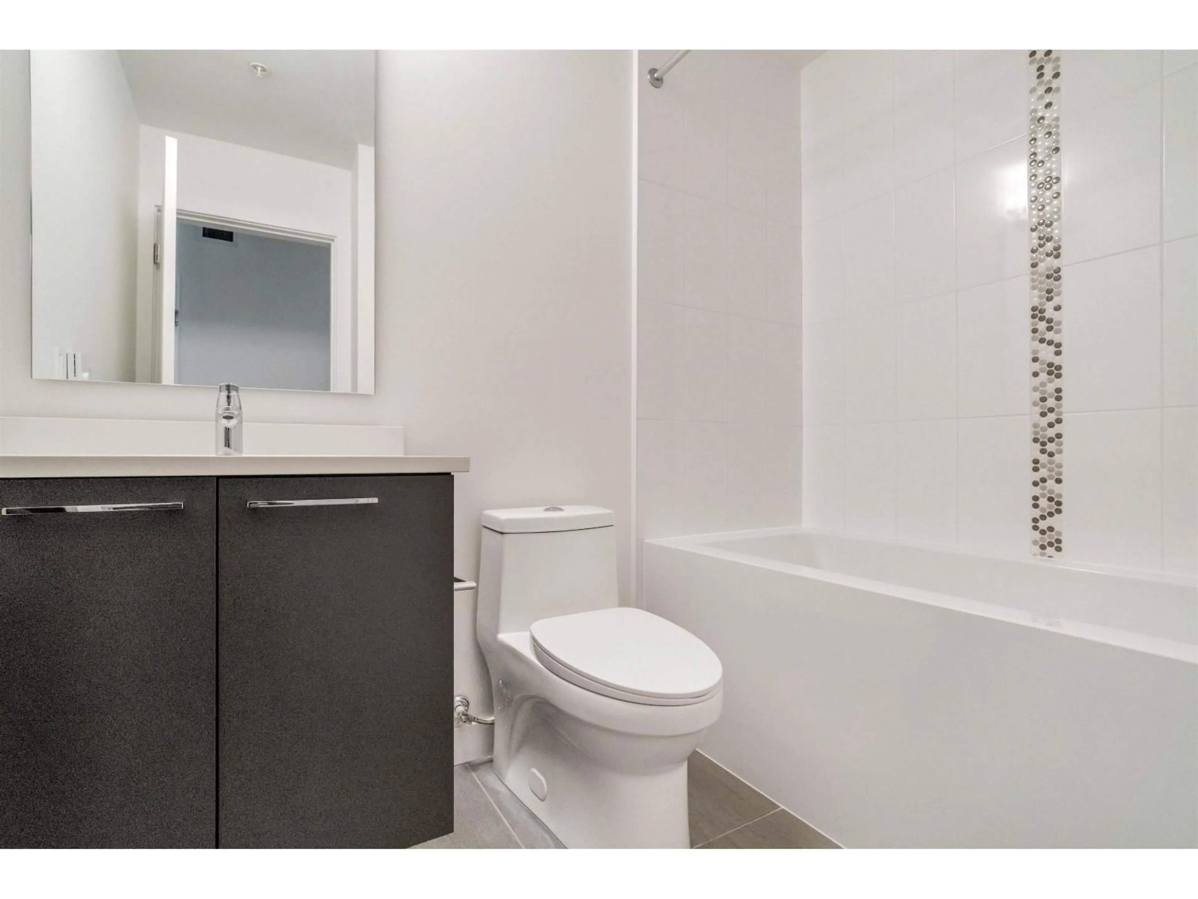 Standard bathroom, unknown for B220 - 20834 80 AVENUE, Langley British Columbia V3V0V0
