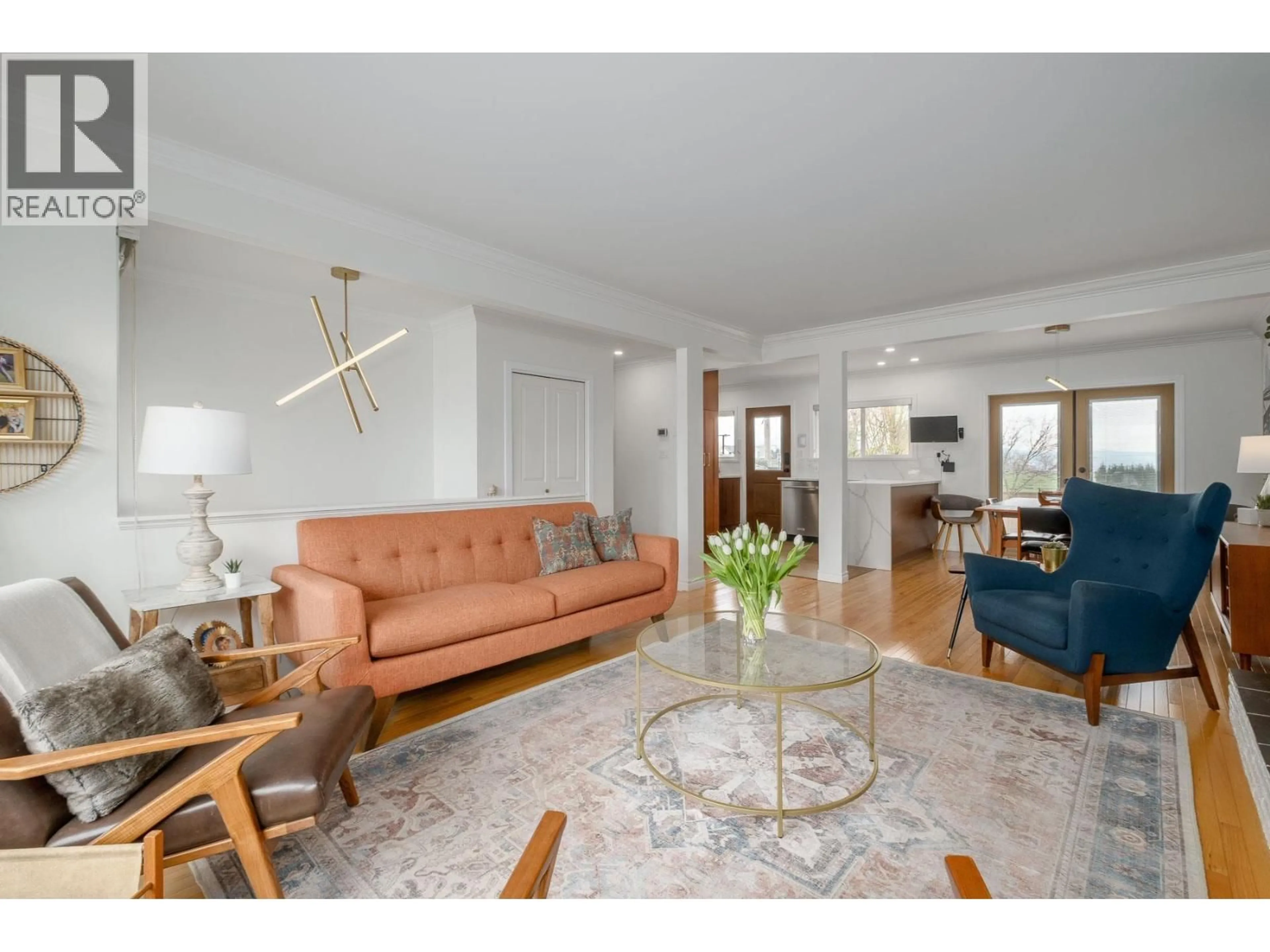 Living room with furniture, unknown for 140 HARVEY STREET, New Westminster British Columbia V3L4G2