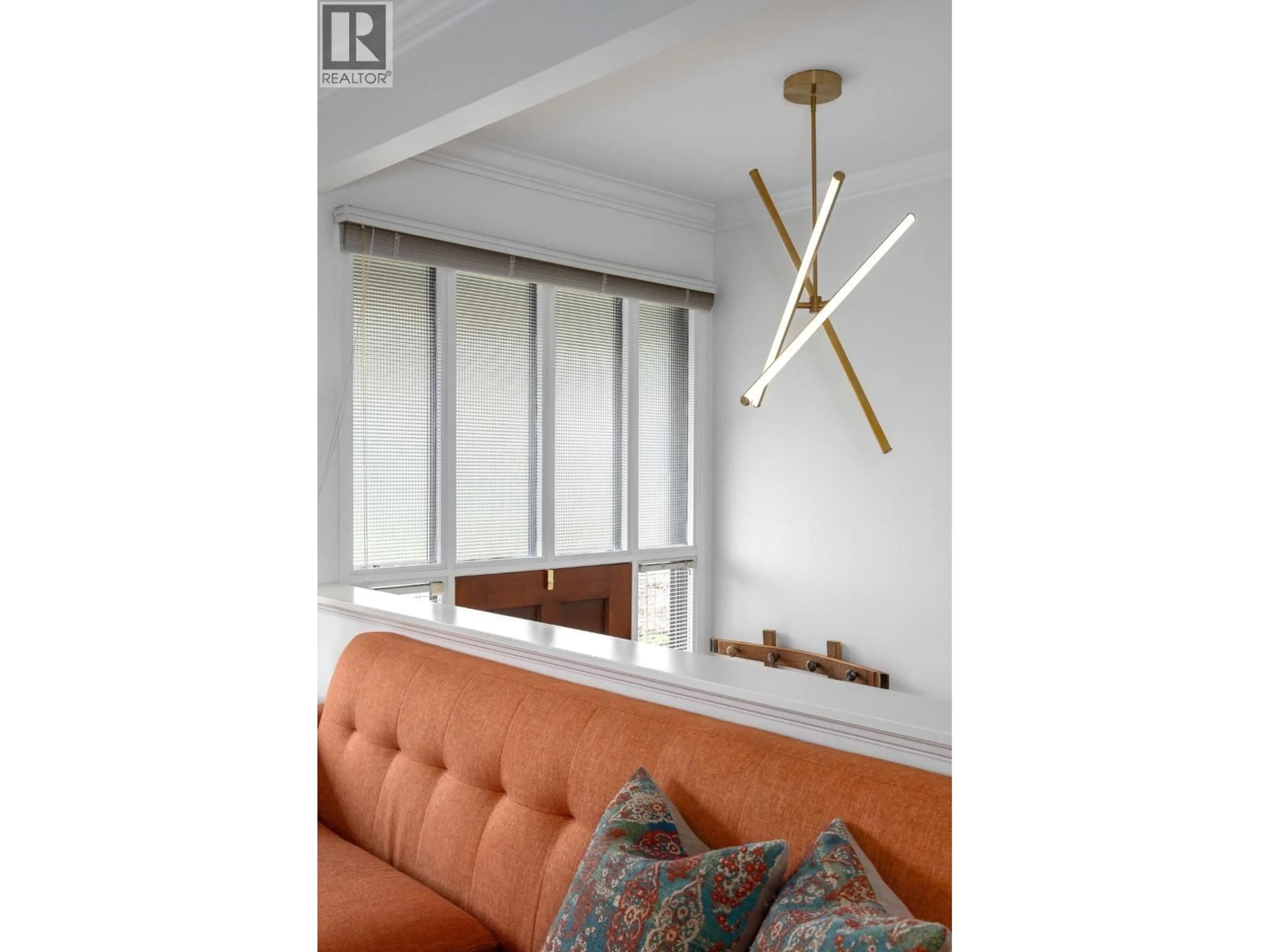 Living room with furniture, unknown for 140 HARVEY STREET, New Westminster British Columbia V3L4G2