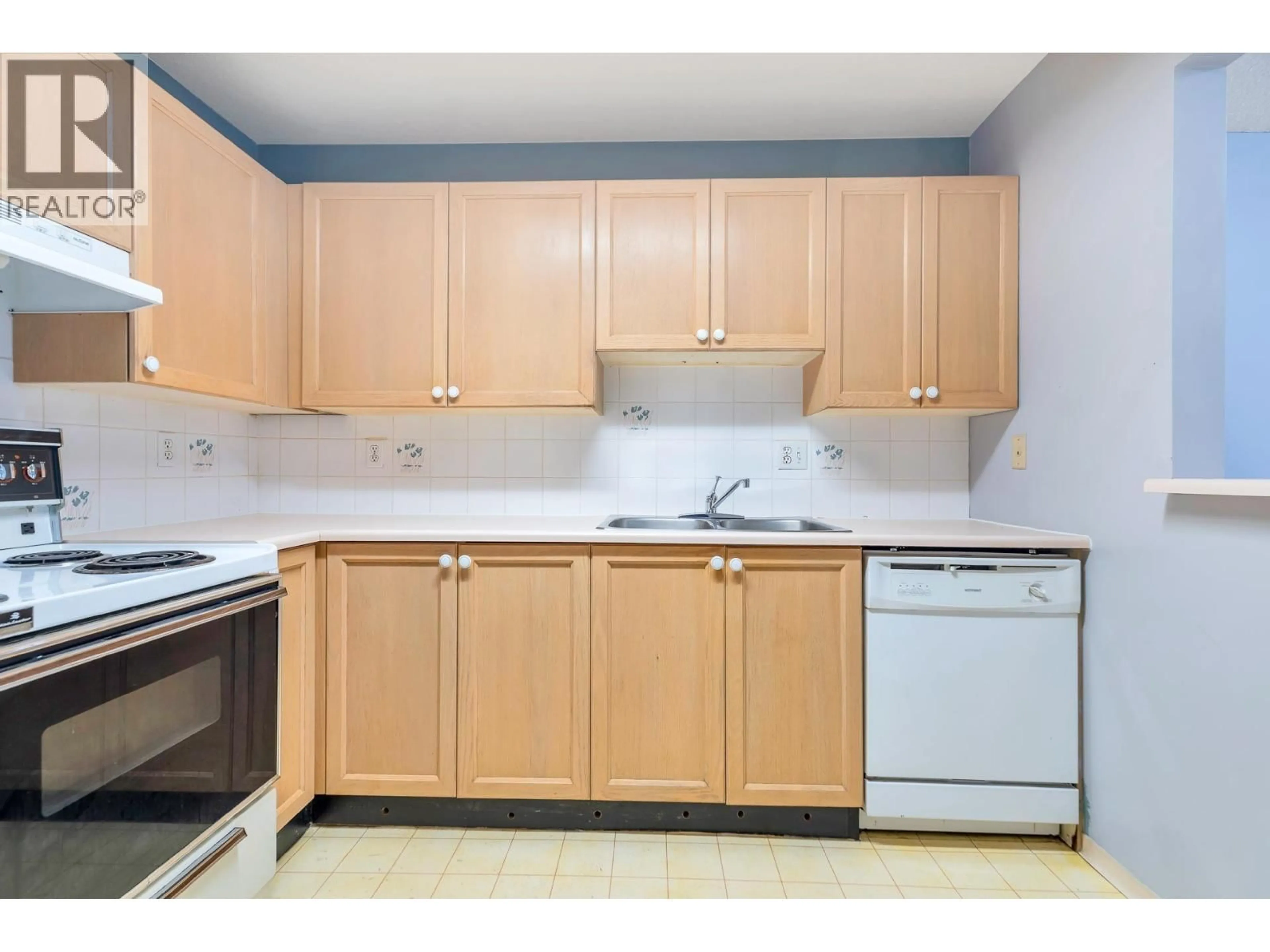Standard kitchen, unknown for 109 - 8751 GENERAL CURRIE ROAD, Richmond British Columbia V6Y3T7