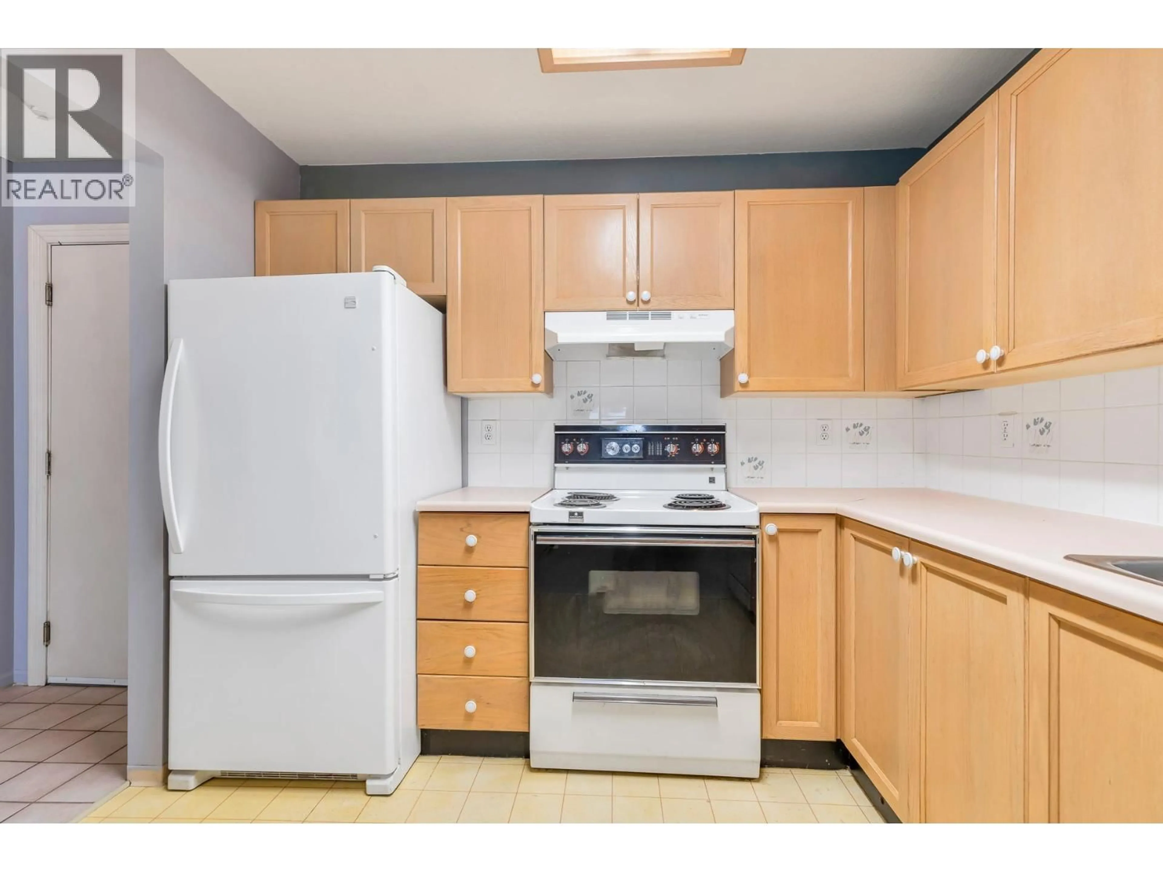 Standard kitchen, unknown for 109 - 8751 GENERAL CURRIE ROAD, Richmond British Columbia V6Y3T7