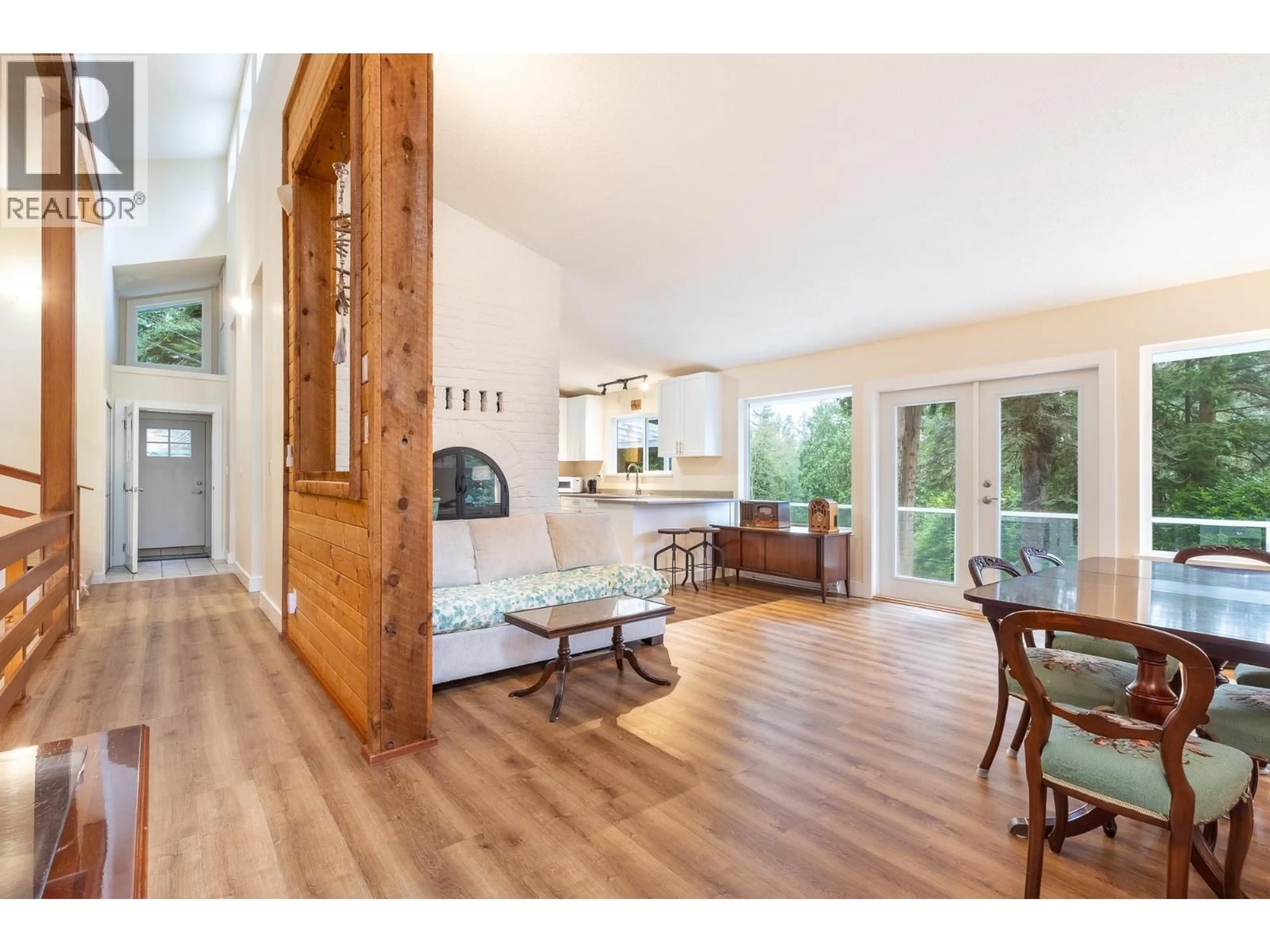 Unknown for 914 GOWER POINT ROAD, Gibsons British Columbia V0N1V3