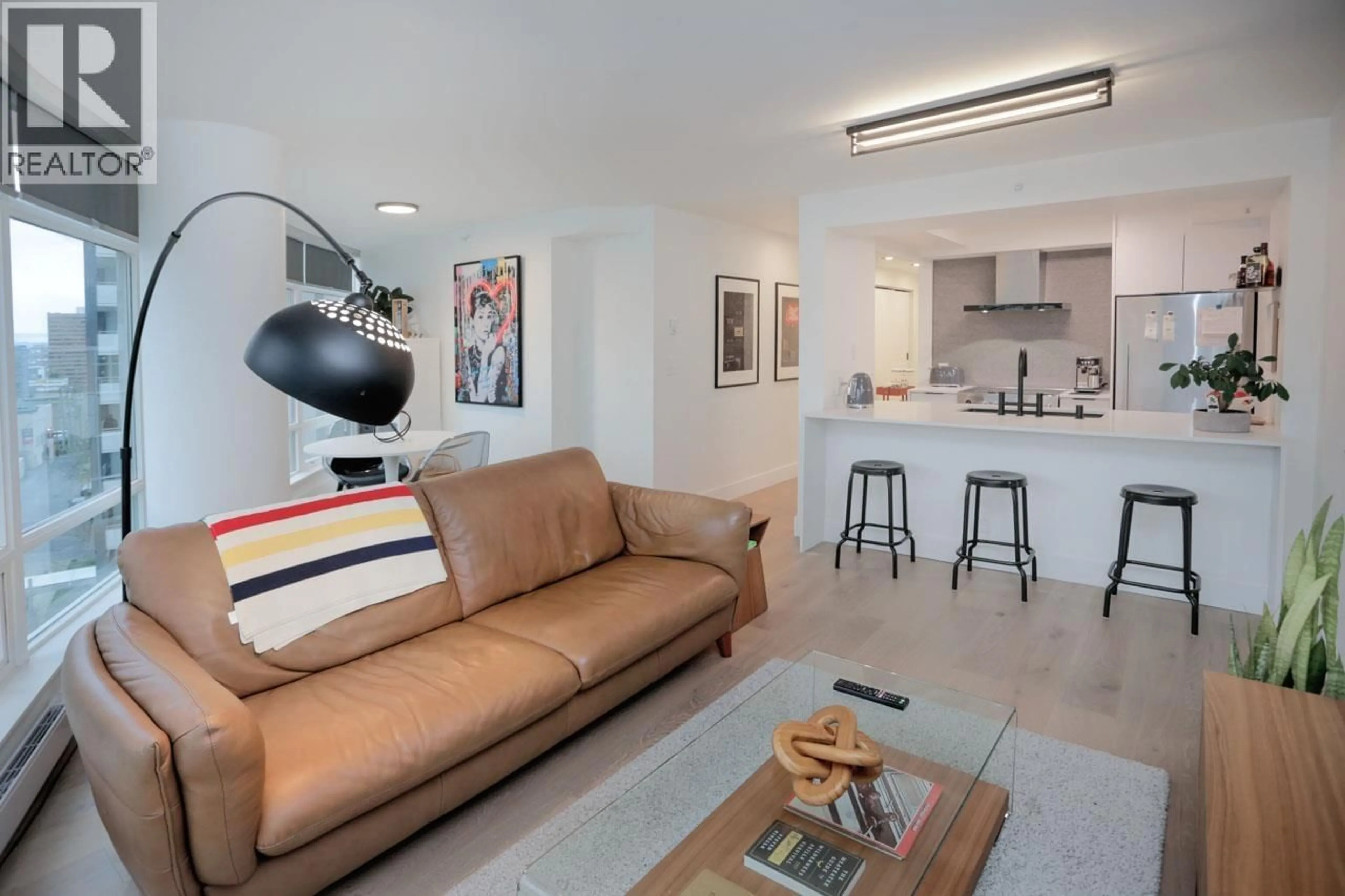 Living room with furniture, unknown for 703 - 1288 ALBERNI STREET, Vancouver British Columbia V6E4N5