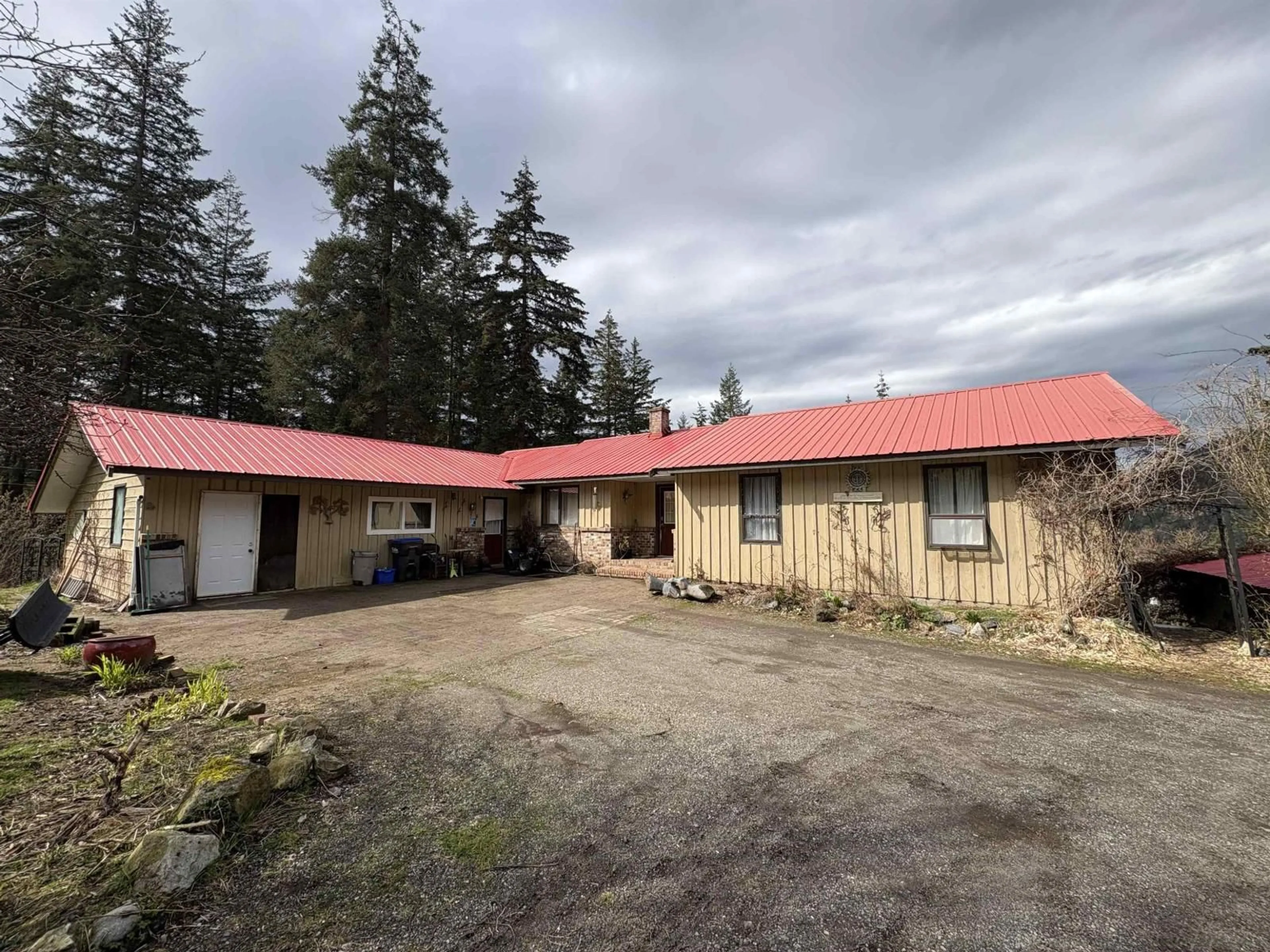 A pic from outside/outdoor area/front of a property/back of a property/a pic from drone, building for 66176 KAWKAWA LAKE ROAD, Hope British Columbia V0X1L1