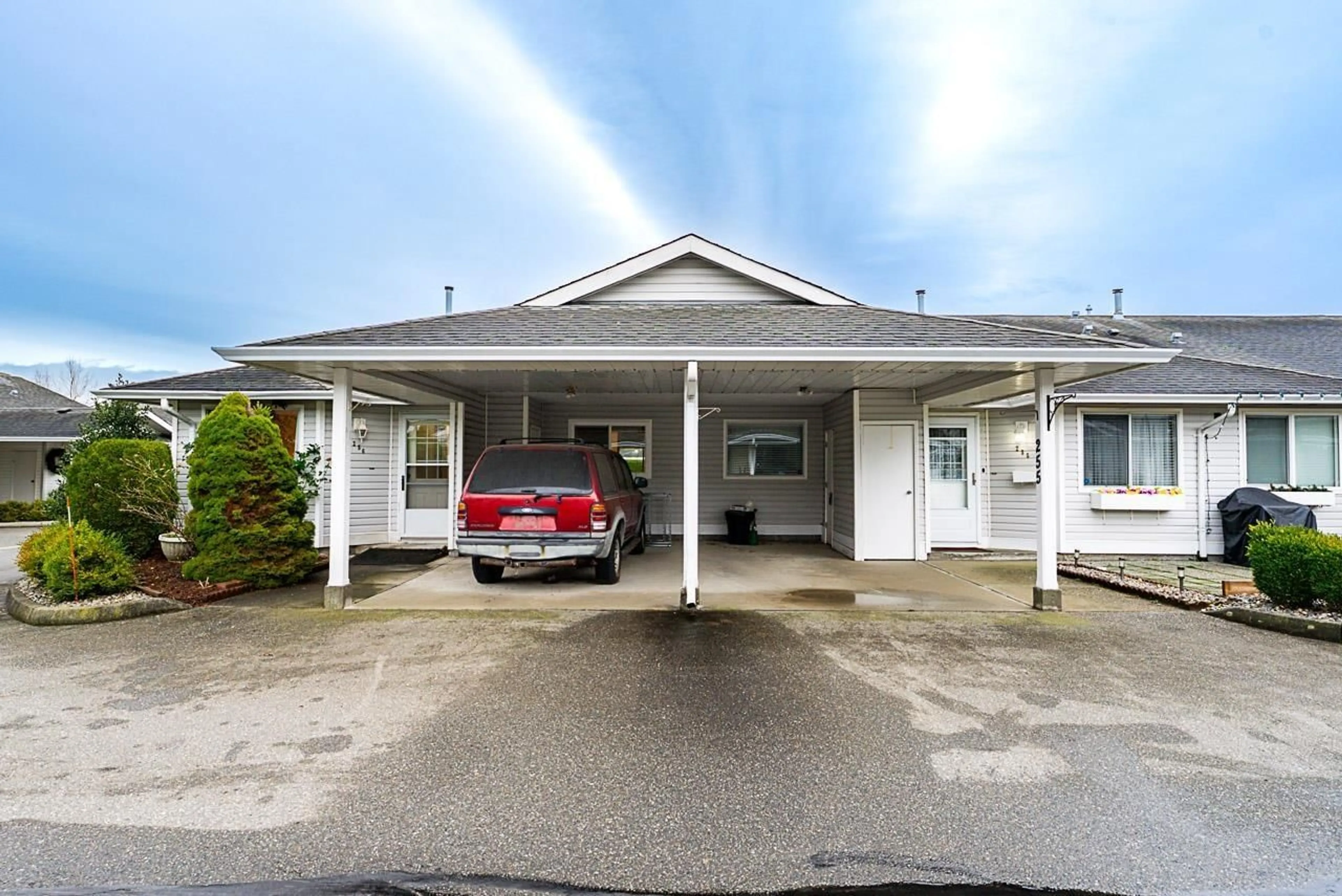 Indoor garage for 256 - 7610 EVANS ROAD, Chilliwack British Columbia V2R2Z5
