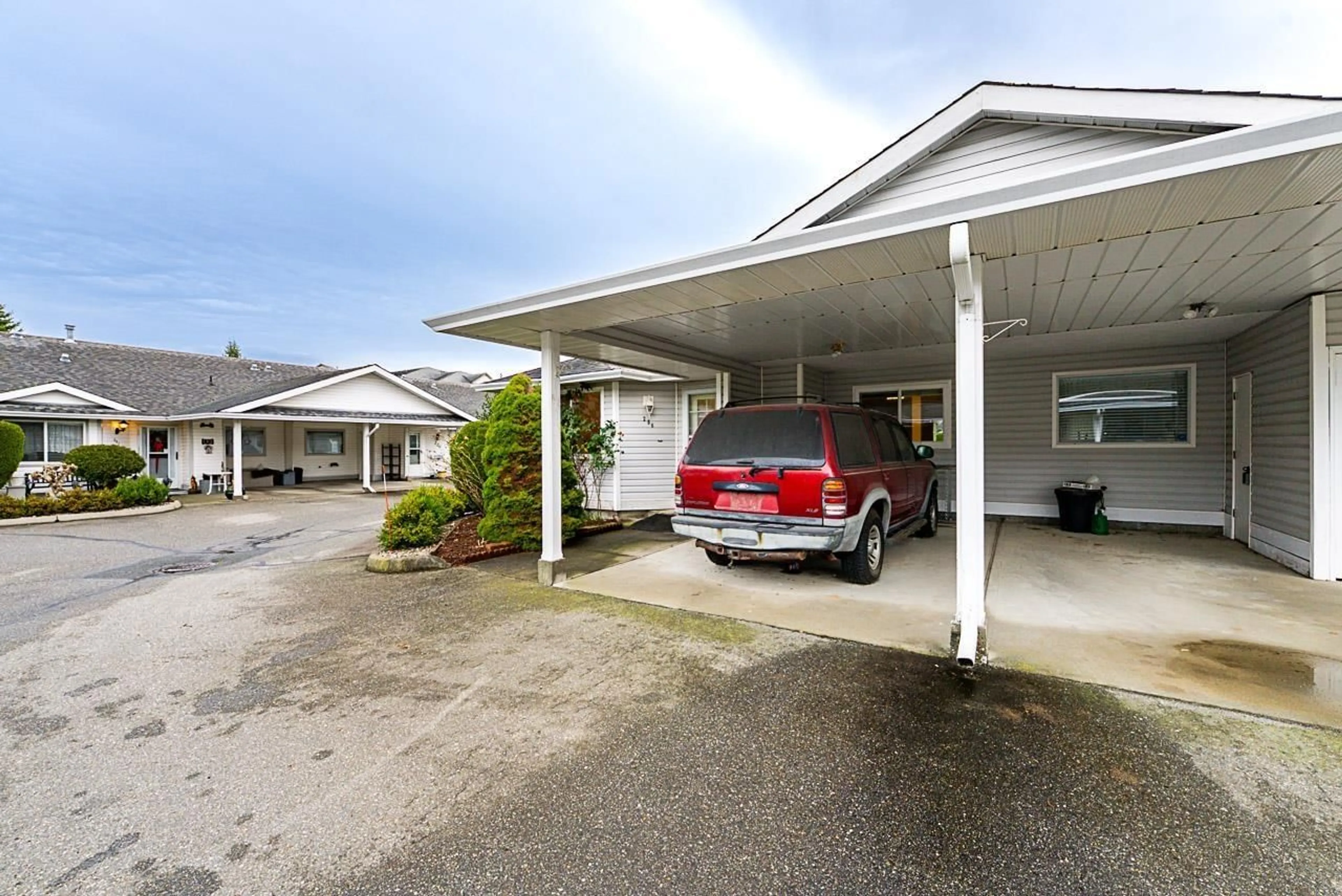 Indoor garage for 256 - 7610 EVANS ROAD, Chilliwack British Columbia V2R2Z5