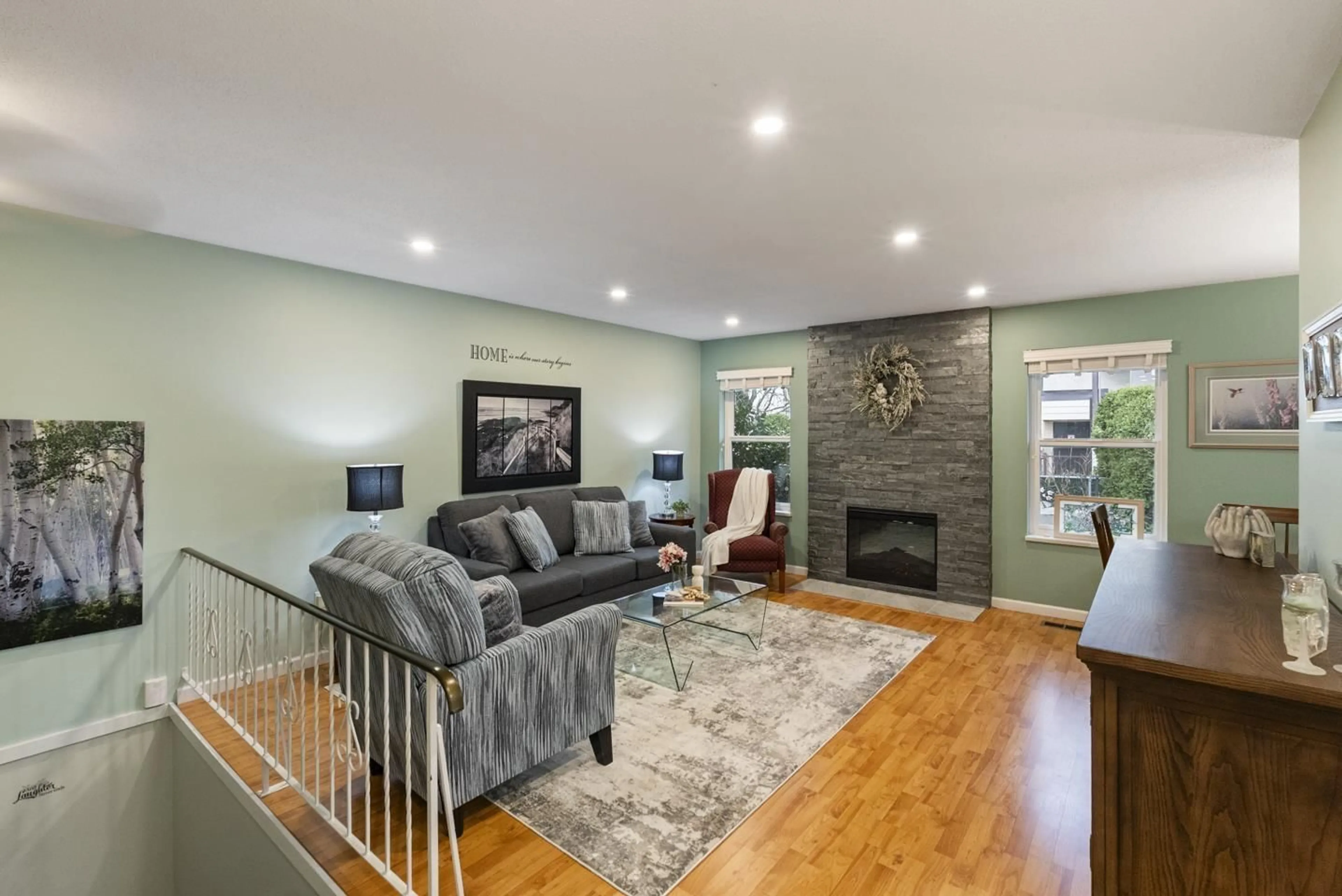 Living room with furniture, unknown for 4 - 32925 GEORGE FERGUSON WAY, Abbotsford British Columbia V2S6Z9