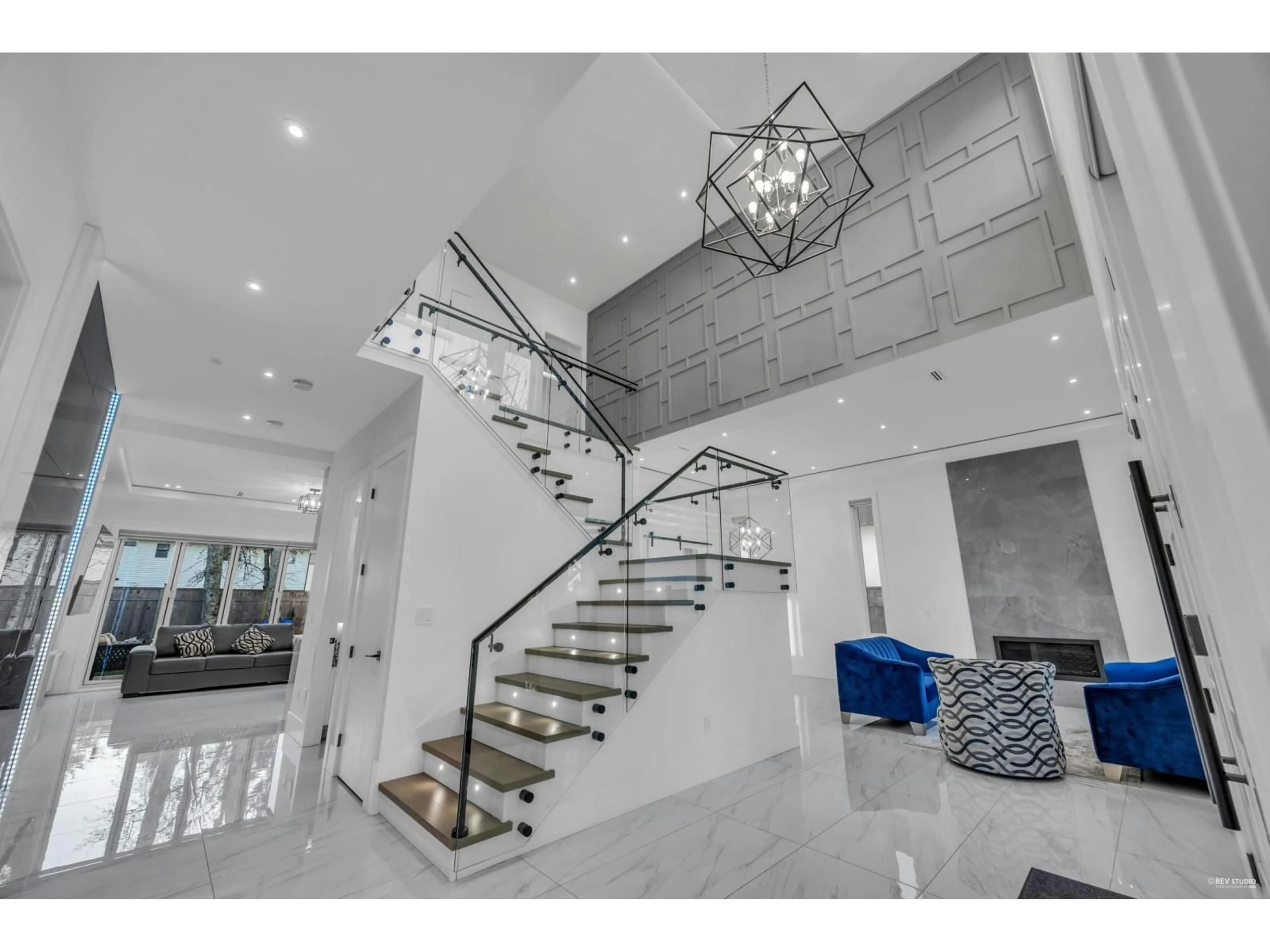 Stairs for 14138 75A AVENUE, Surrey British Columbia V3W6T5