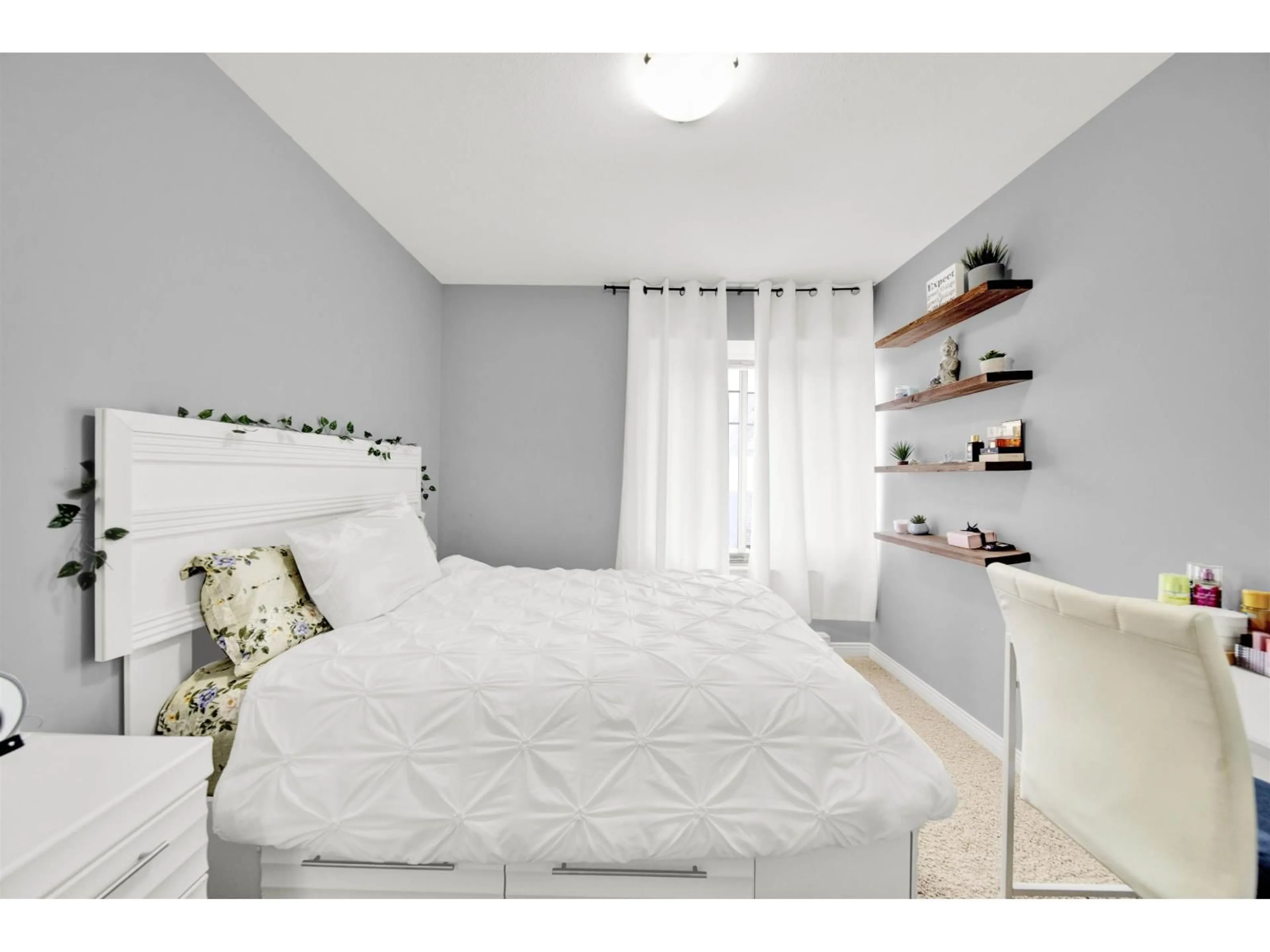 Bedroom with bed, unknown for 65 - 5556 PEACH ROAD, Chilliwack British Columbia V2R5X4