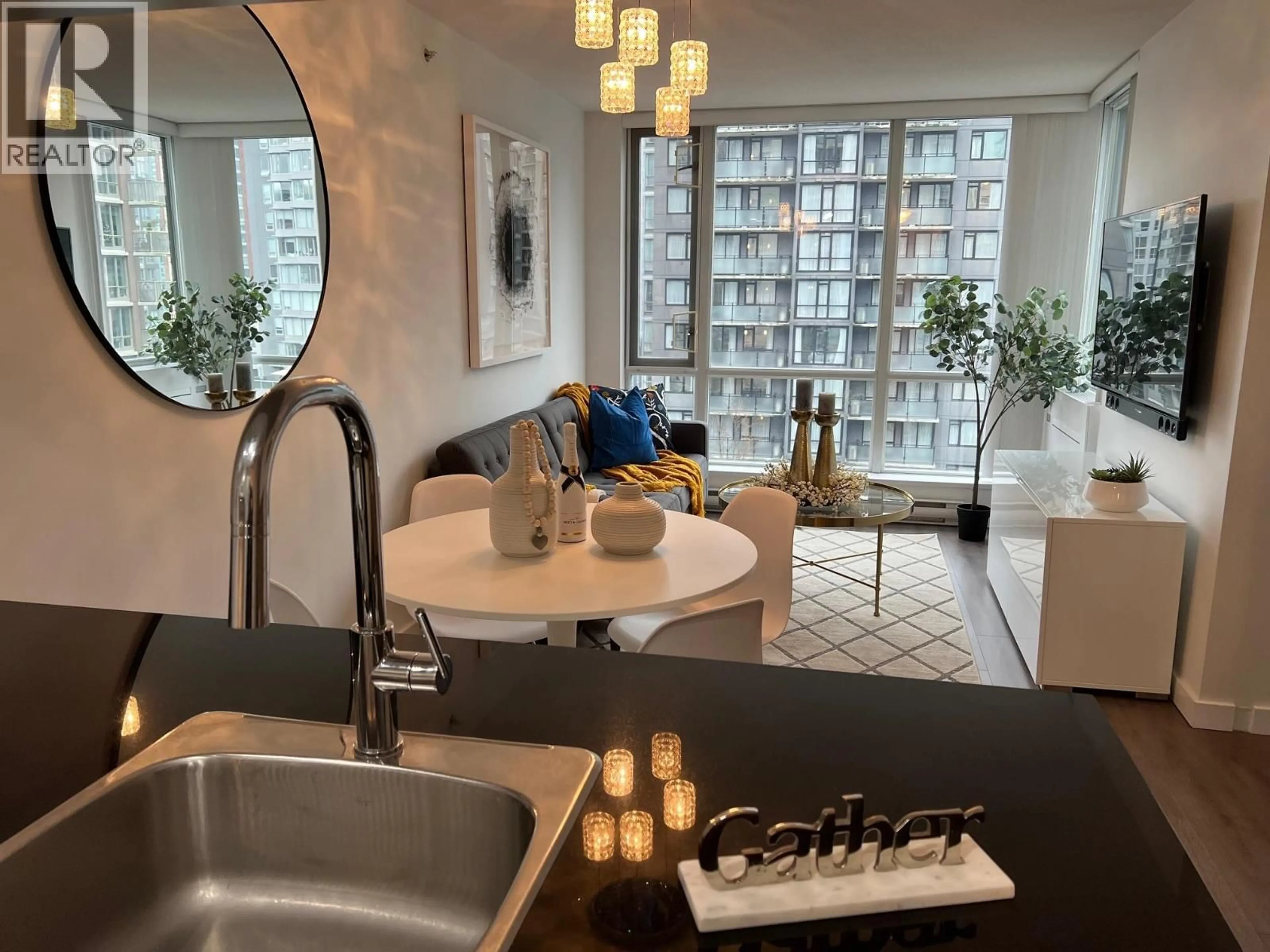 Open concept kitchen, unknown for 1205 - 1082 SEYMOUR STREET, Vancouver British Columbia V6B1X9