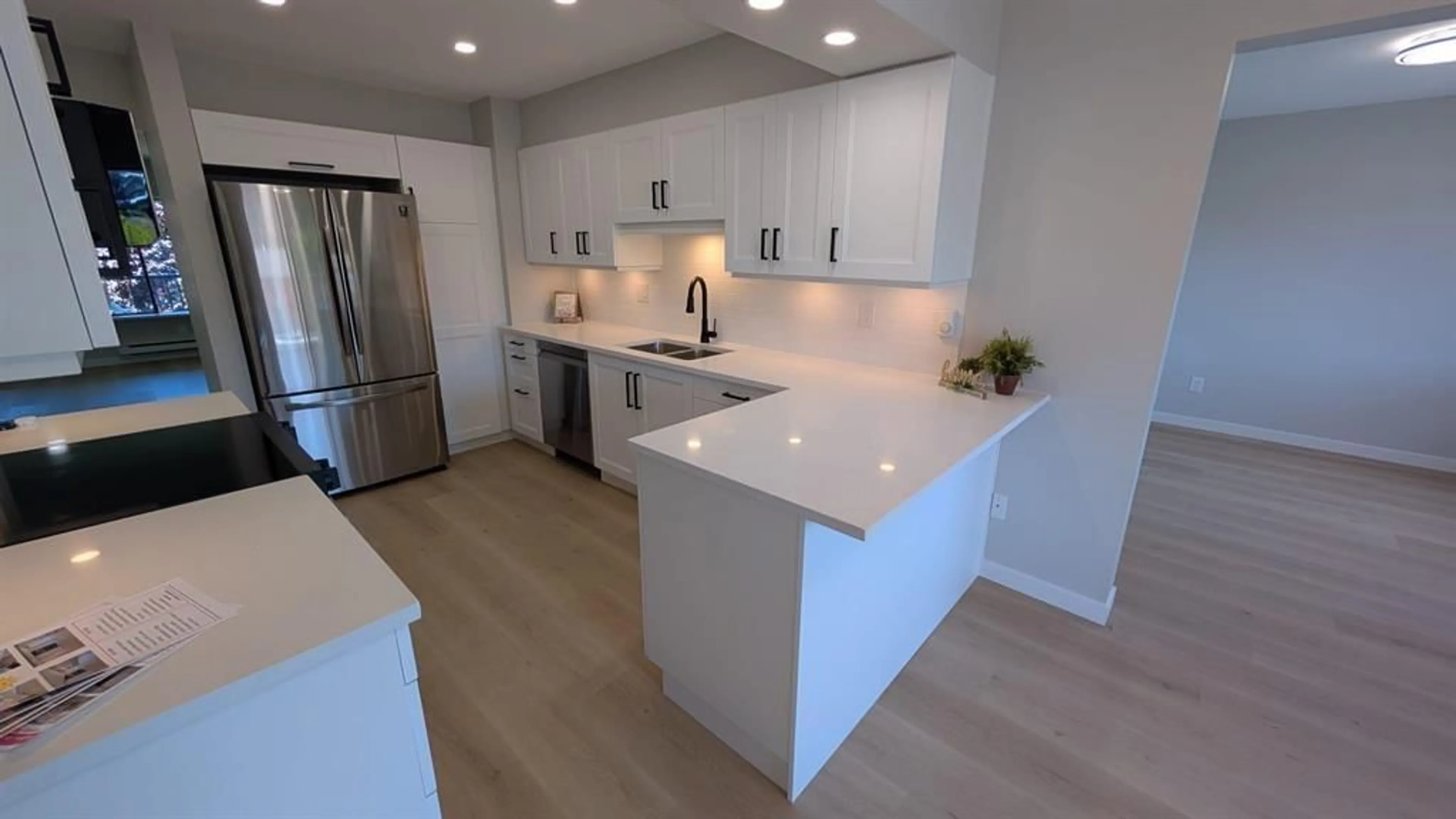 Open concept kitchen, unknown for 40 - 32959 GEORGE FERGUSON WAY, Abbotsford British Columbia V2S7W9