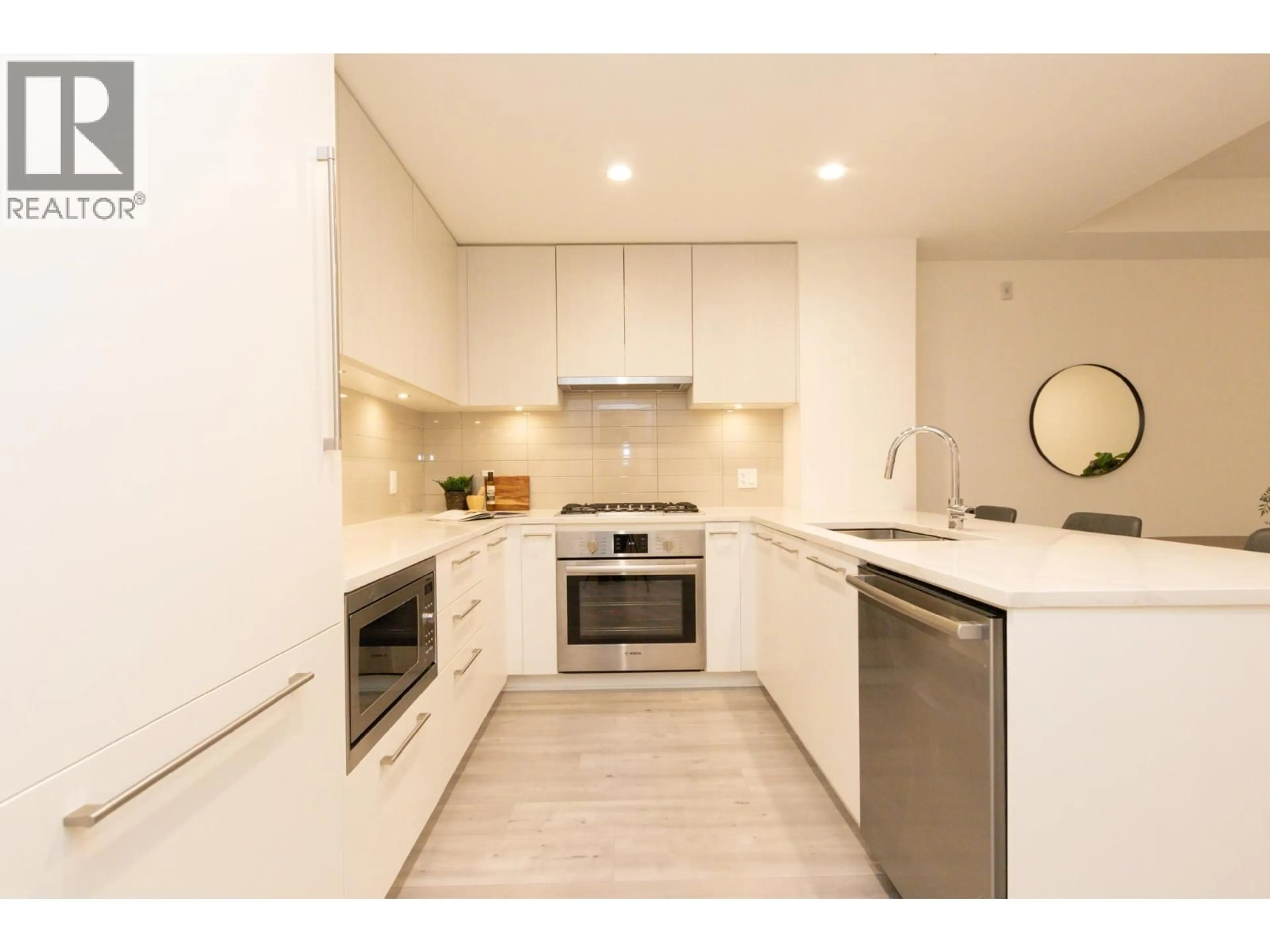 Standard kitchen, unknown for 267 - 2035 GLENAIRE DRIVE, North Vancouver British Columbia V7P1Y2