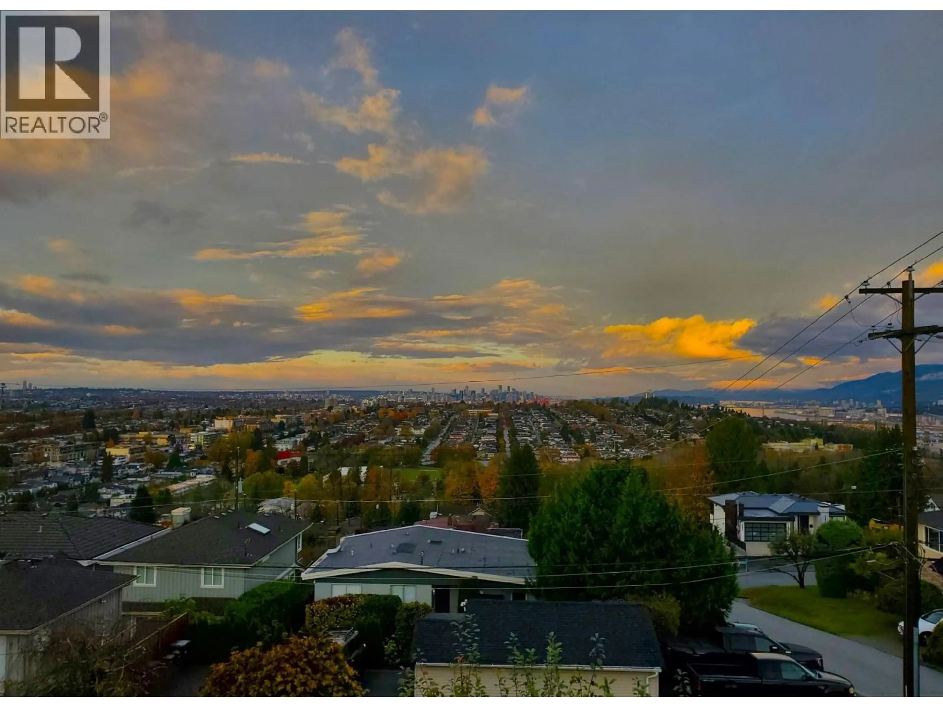 A pic from outside/outdoor area/front of a property/back of a property/a pic from drone, city buildings view from balcony for 11 HYTHE AVENUE, Burnaby British Columbia V5B3H6