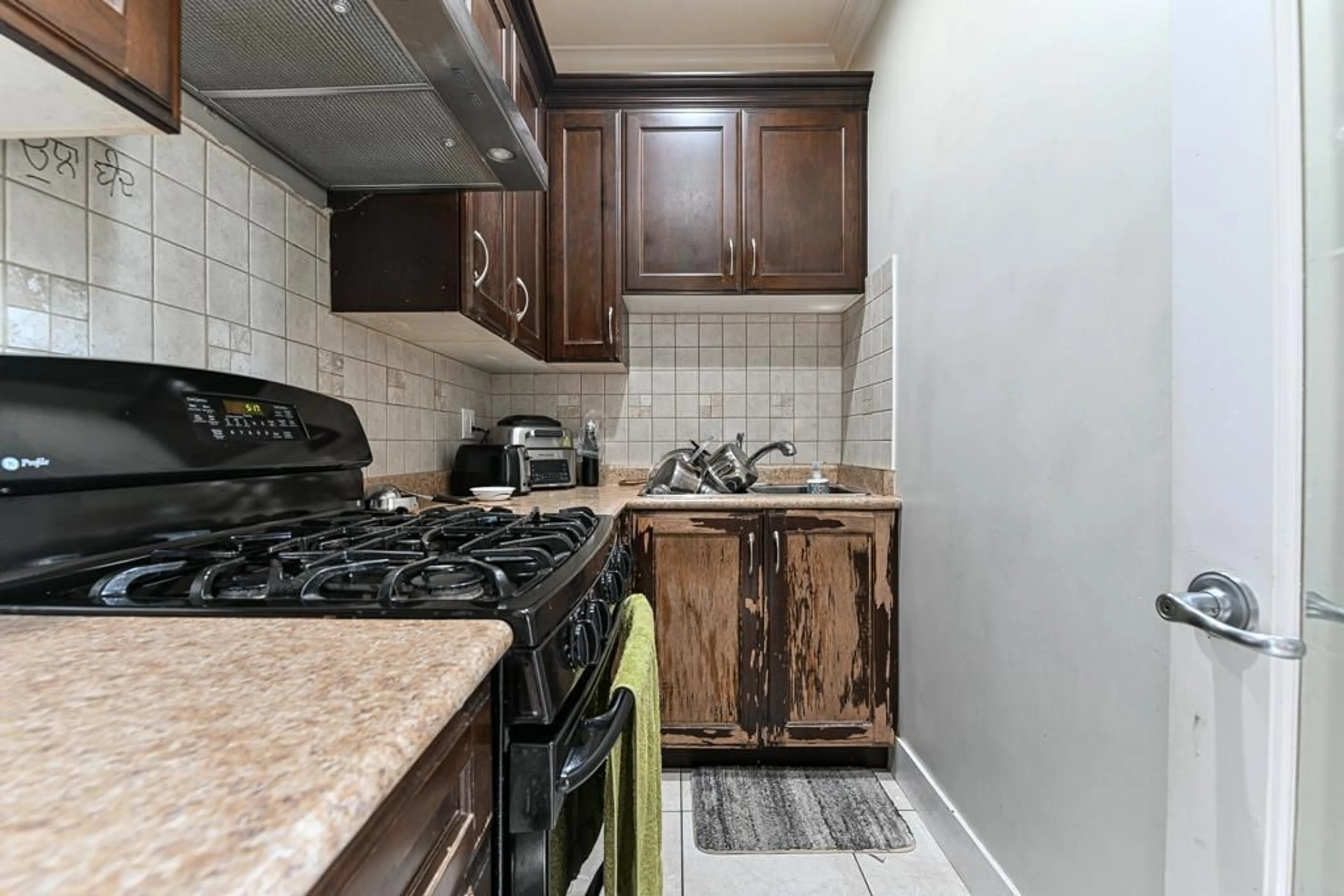 Standard kitchen, unknown for 27733 SIGNAL COURT, Abbotsford British Columbia V4X0A4