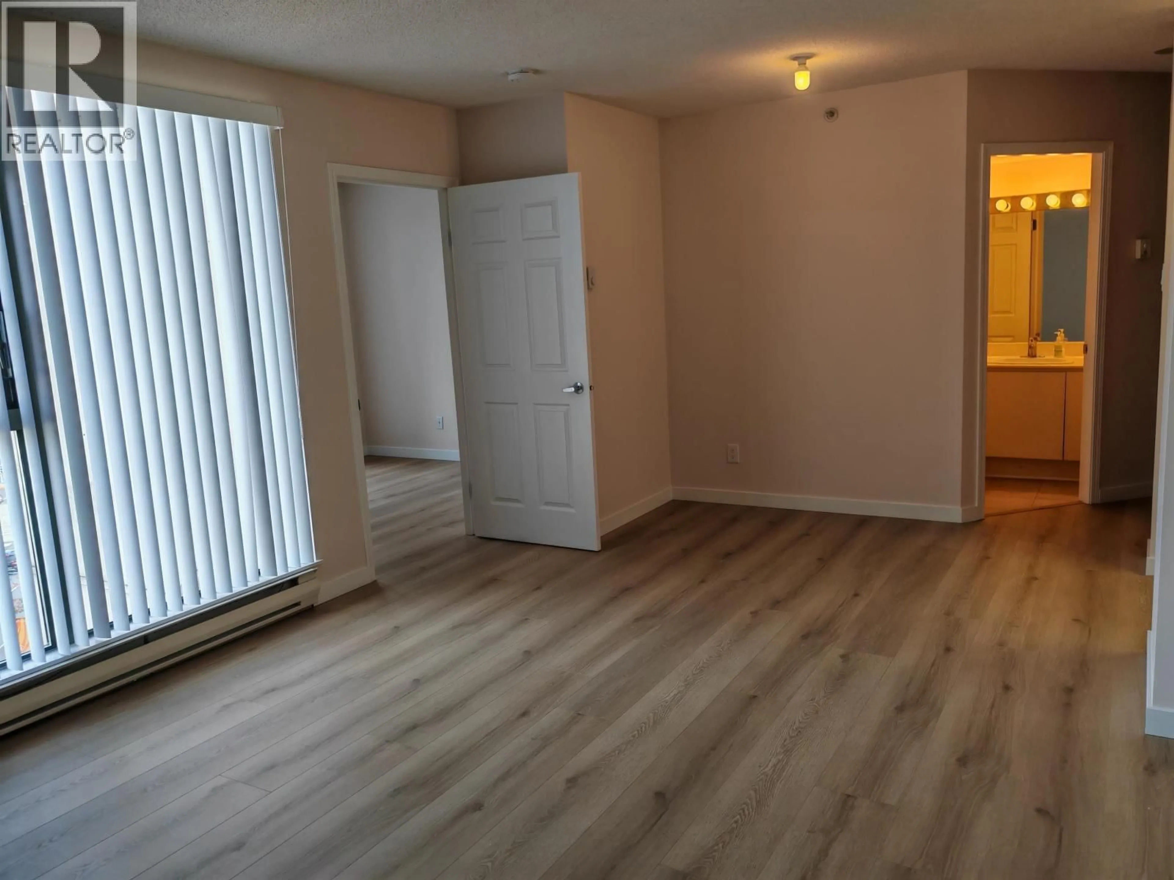A pic of a room for 807 - 8246 LANSDOWNE ROAD, Richmond British Columbia V6X3Y4