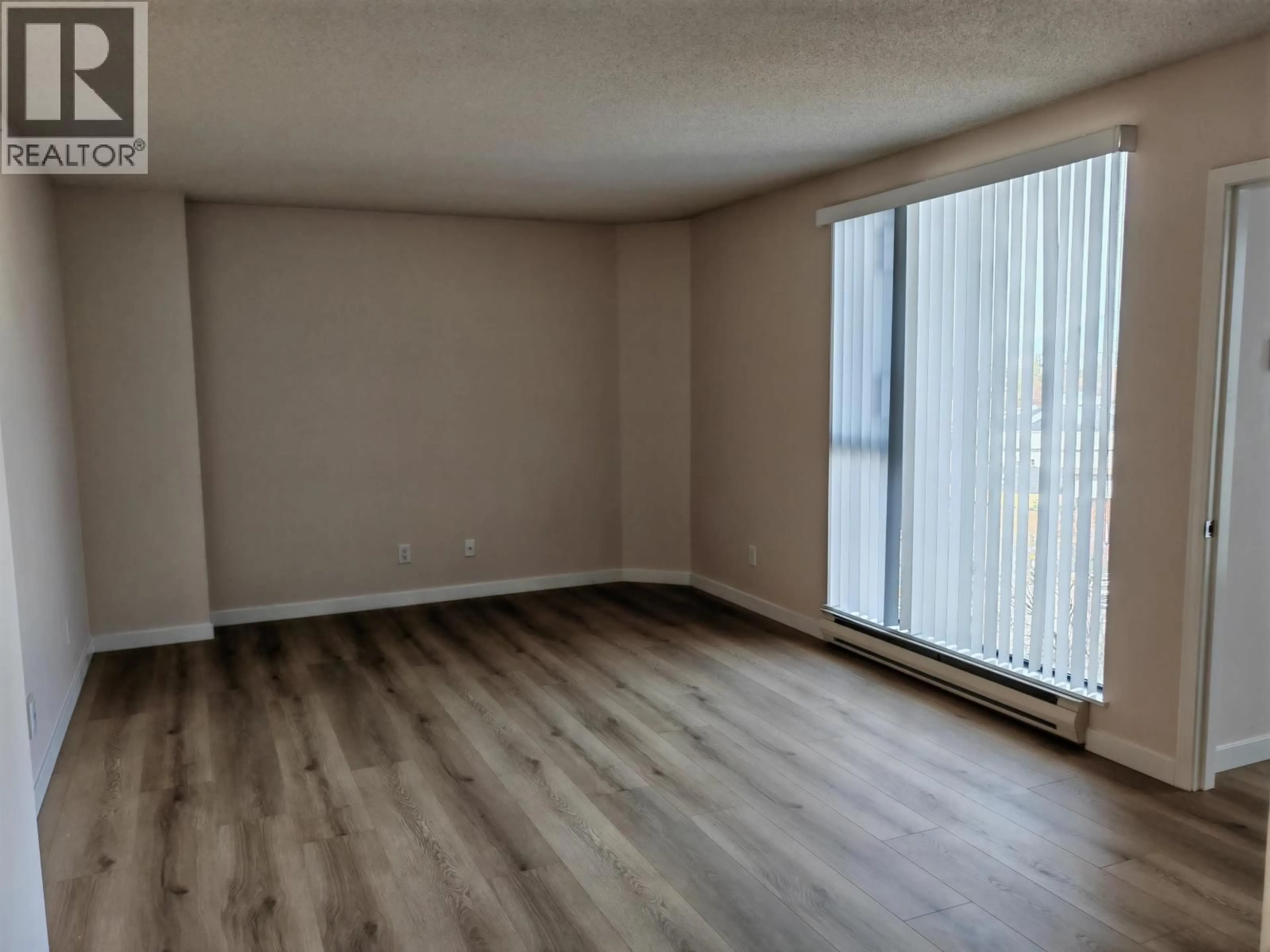 A pic of a room for 807 - 8246 LANSDOWNE ROAD, Richmond British Columbia V6X3Y4