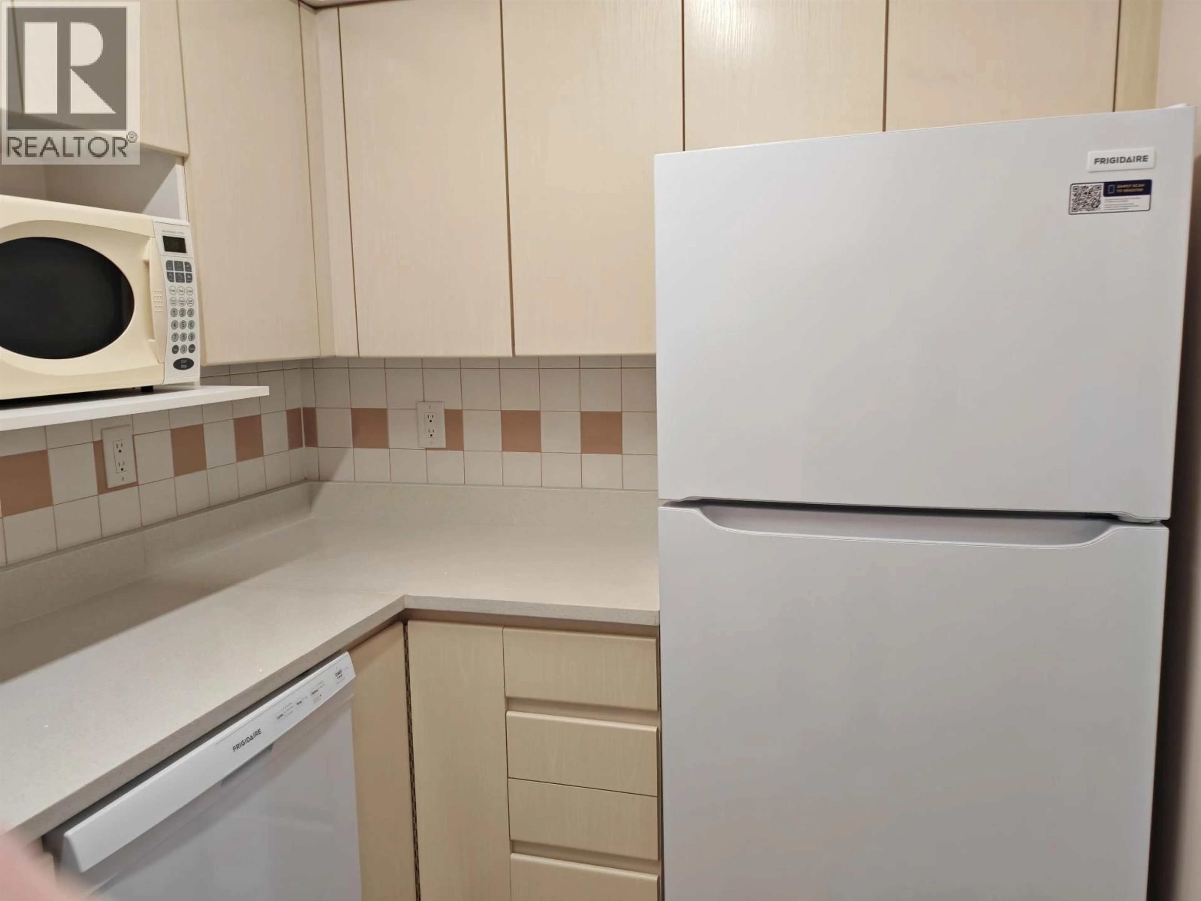 Standard kitchen, unknown for 807 - 8246 LANSDOWNE ROAD, Richmond British Columbia V6X3Y4