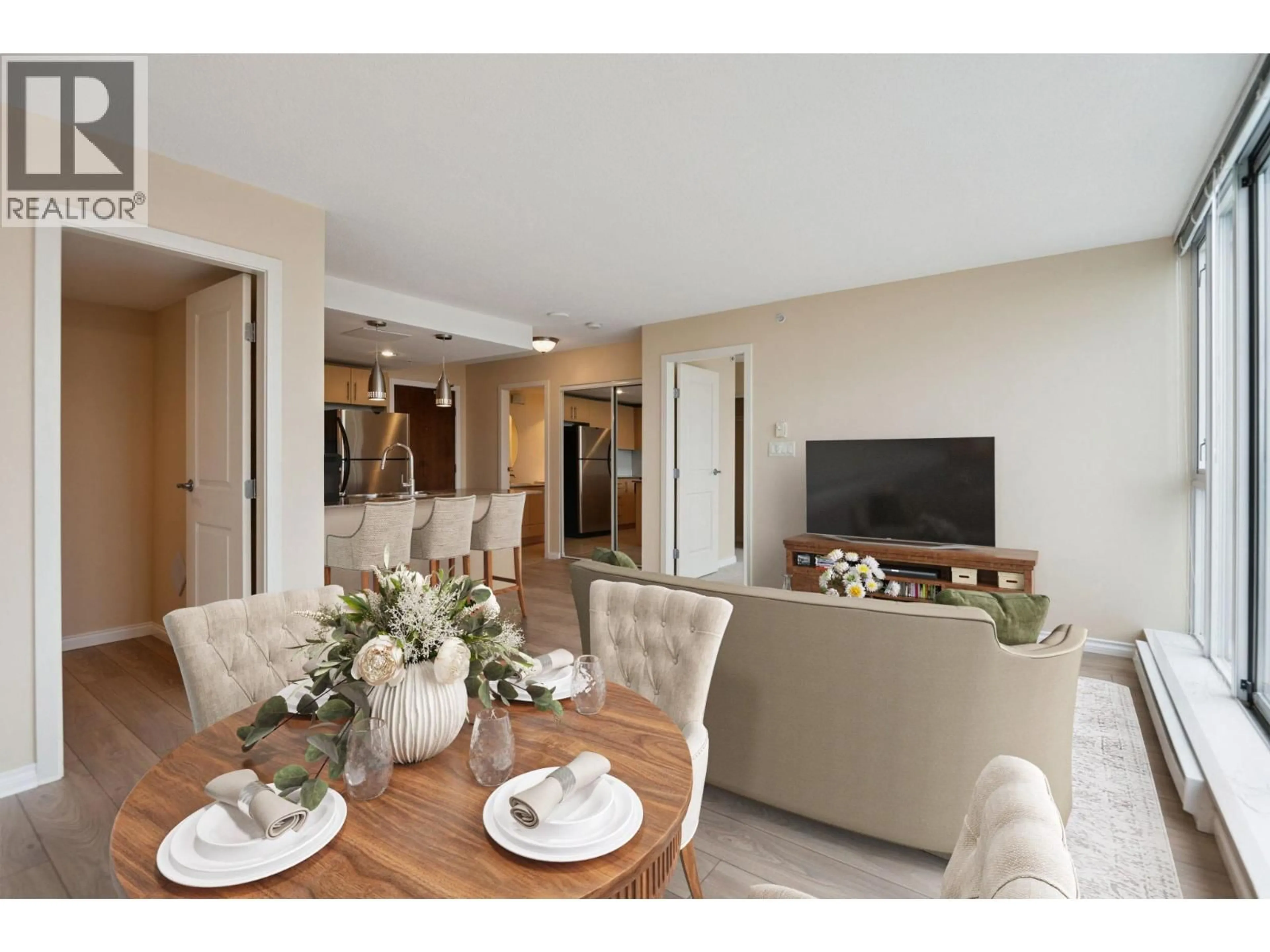 Living room with furniture, unknown for 2008 - 550 TAYLOR STREET, Vancouver British Columbia V6B1N8