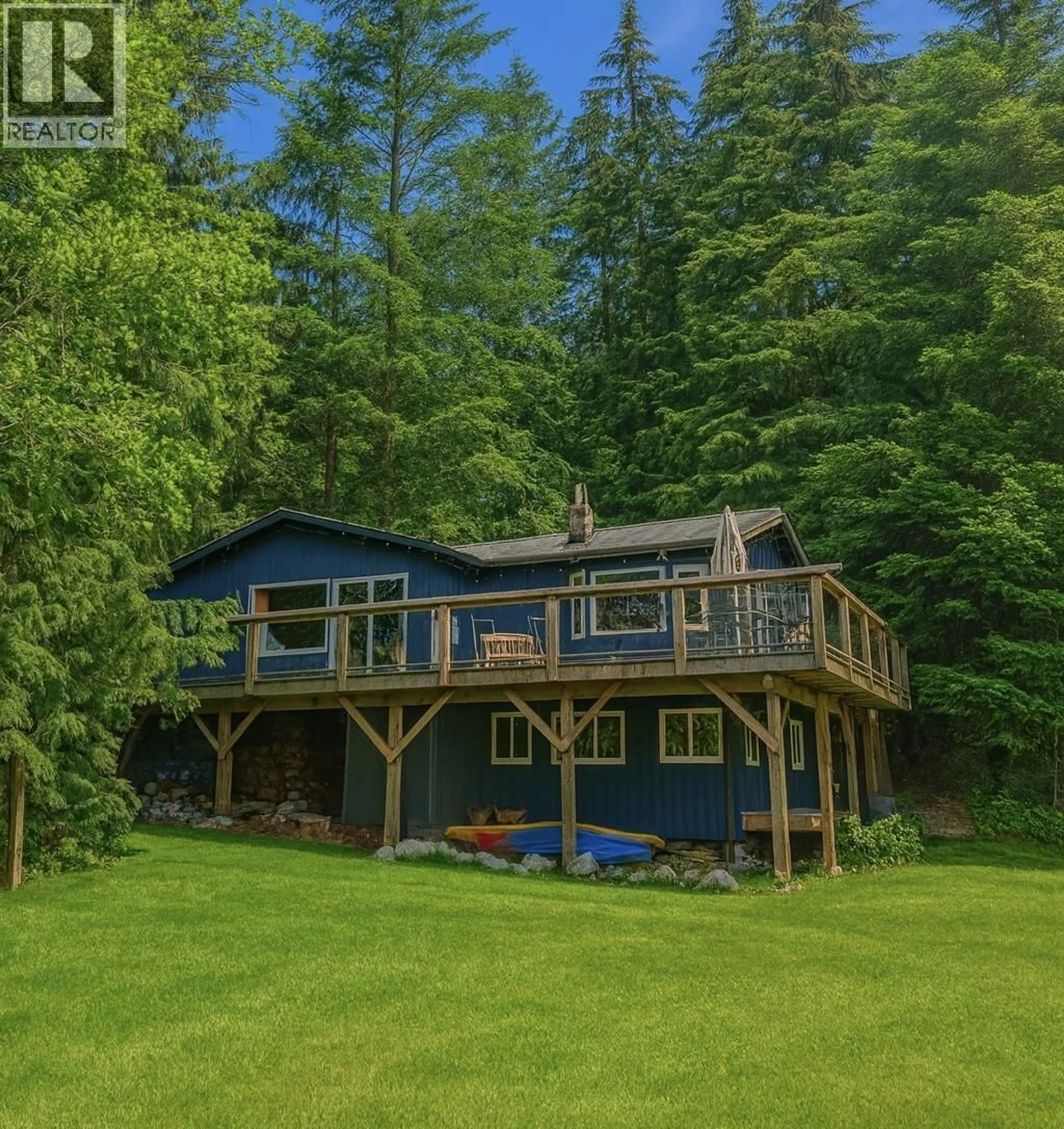 A pic from outside/outdoor area/front of a property/back of a property/a pic from drone, water/lake/river/ocean view for 22 BRIGHTON BEACH, North Vancouver British Columbia V0V0V0