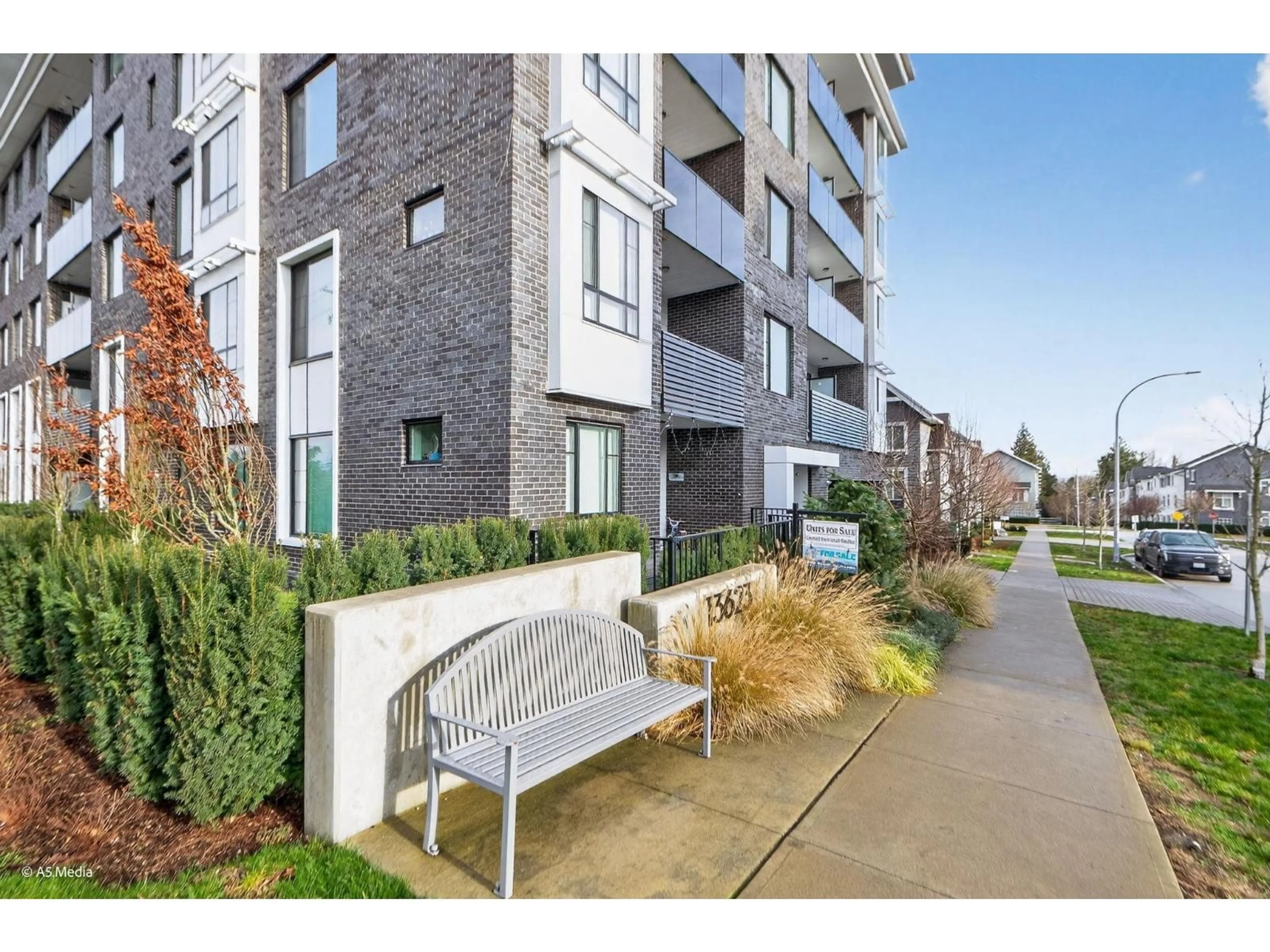 Patio, street for 416 - 13623 81A AVENUE, Surrey British Columbia V3W3N7