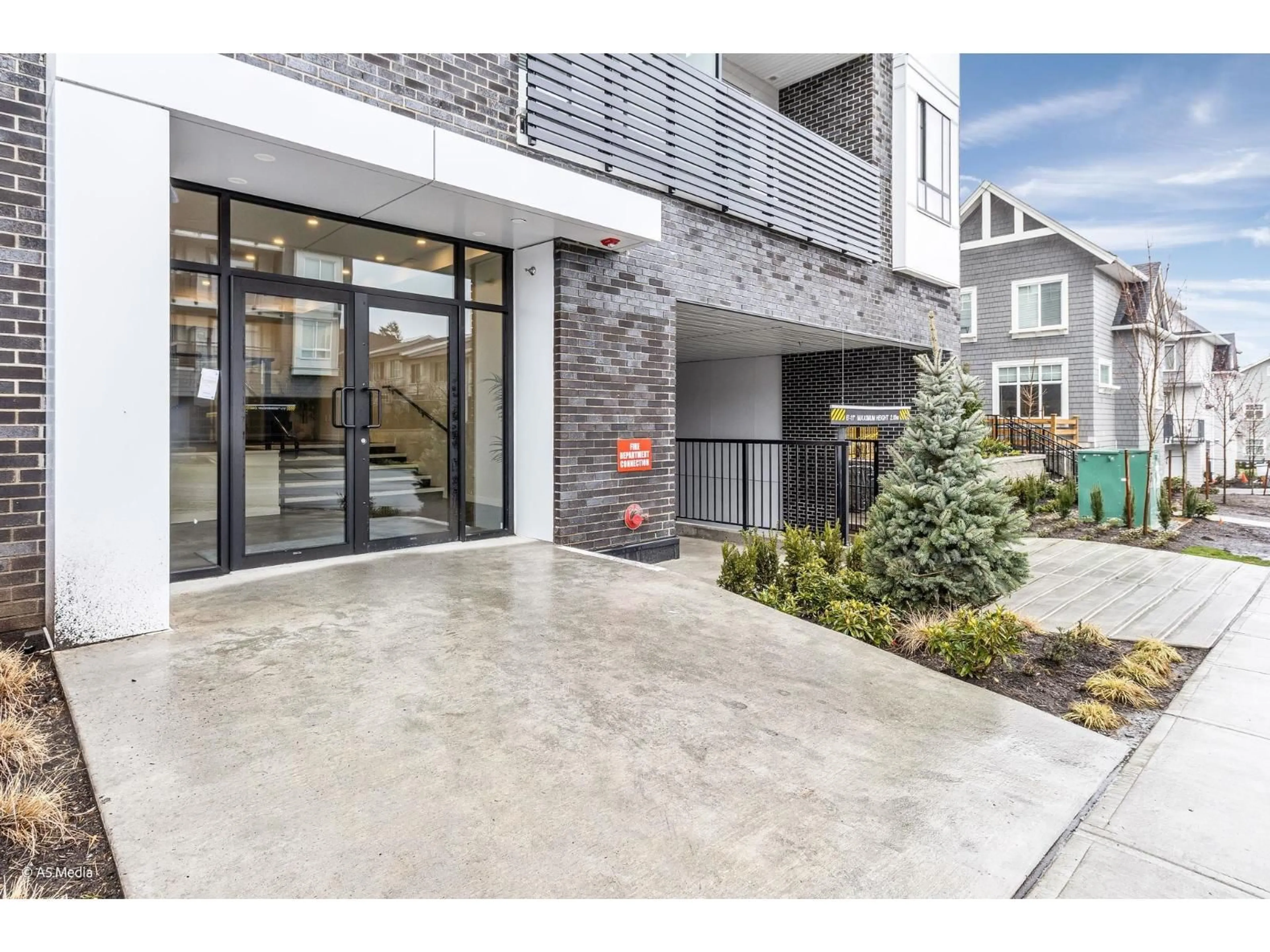 Unknown for 416 - 13623 81A AVENUE, Surrey British Columbia V3W3N7